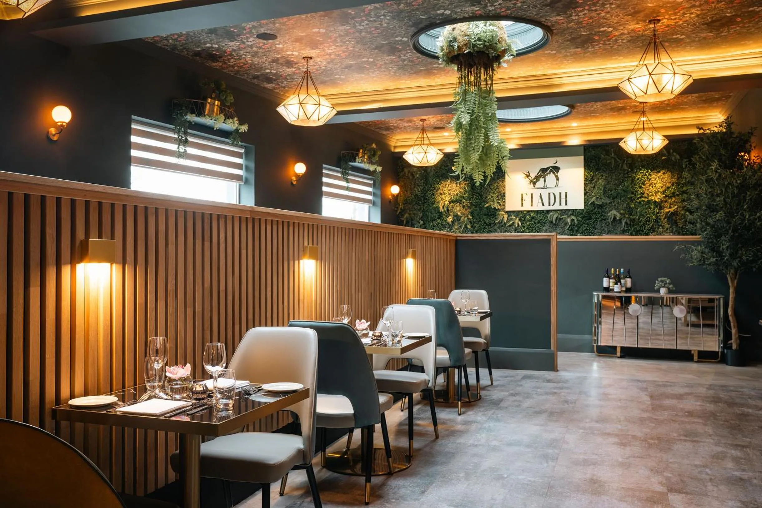 Restaurant/places to eat in Gleneagle River Apartments