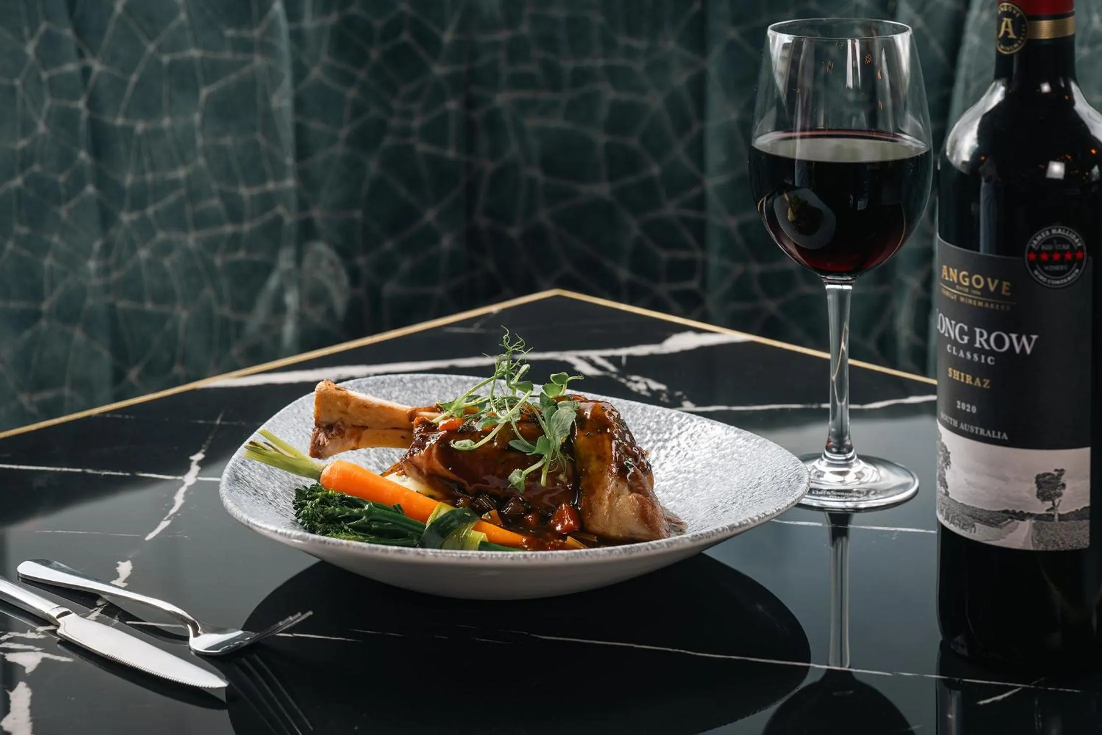 Restaurant/places to eat in Gleneagle River Apartments