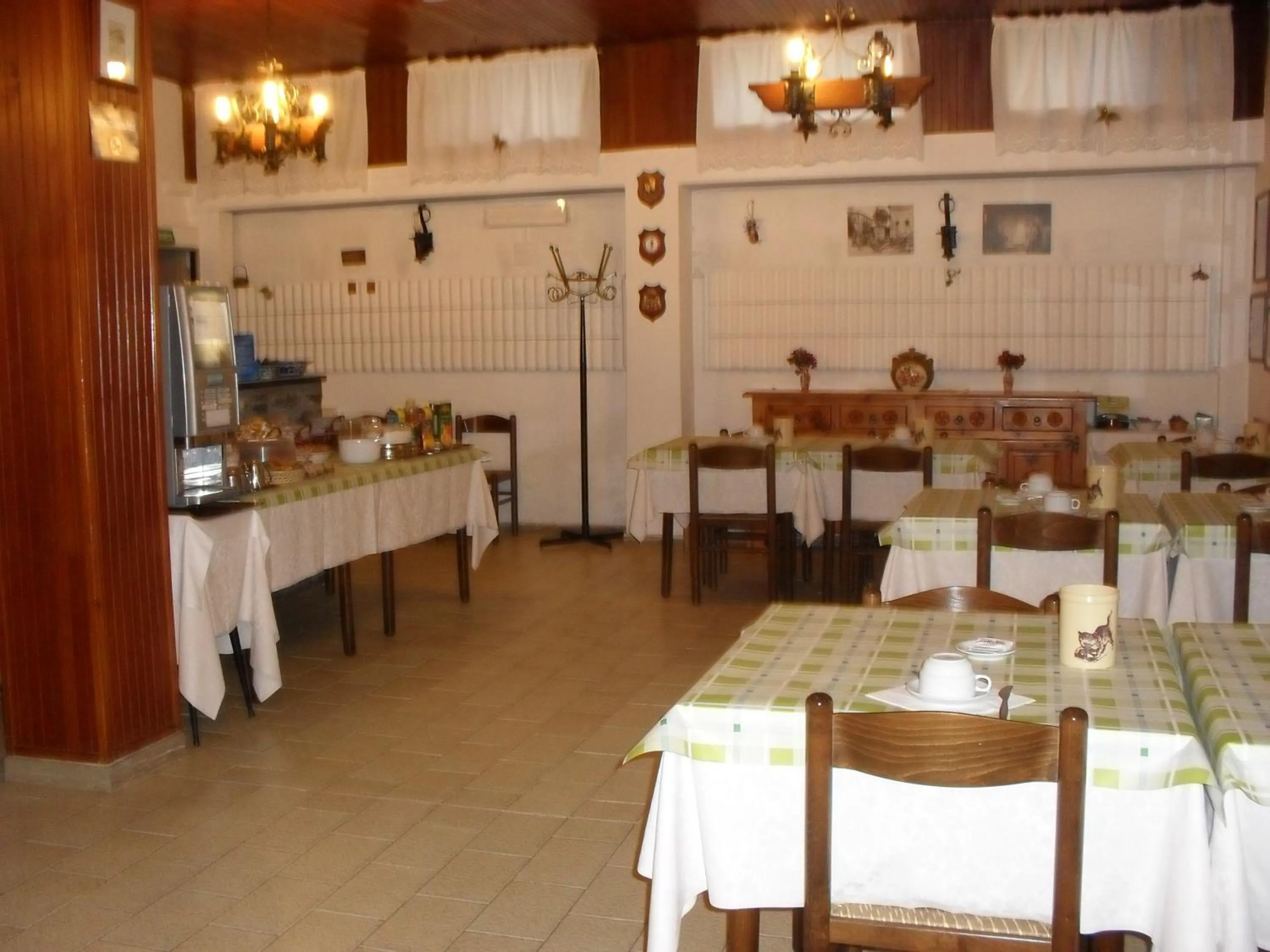 Restaurant/places to eat in Al Caminetto