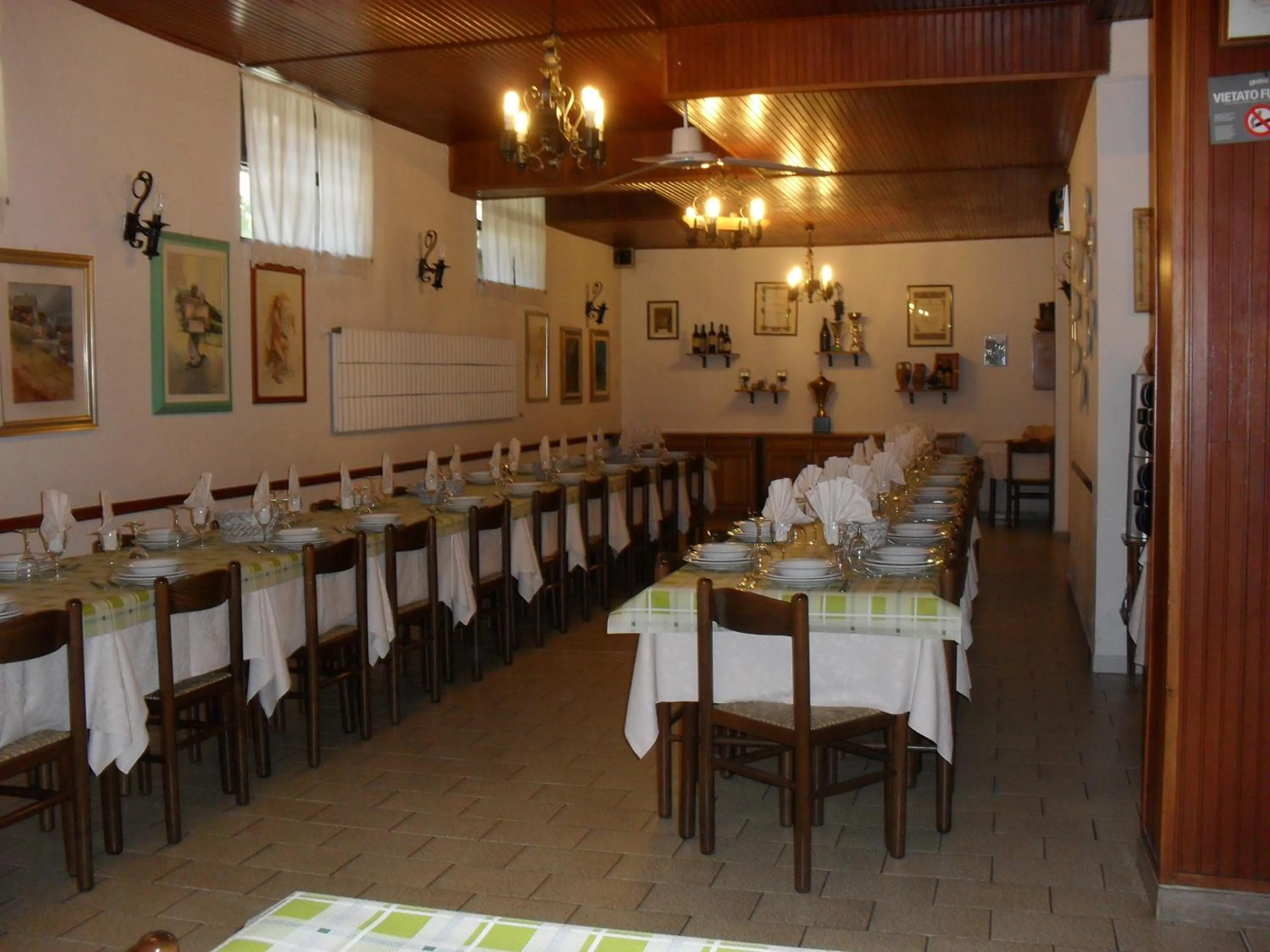 Restaurant/places to eat in Al Caminetto