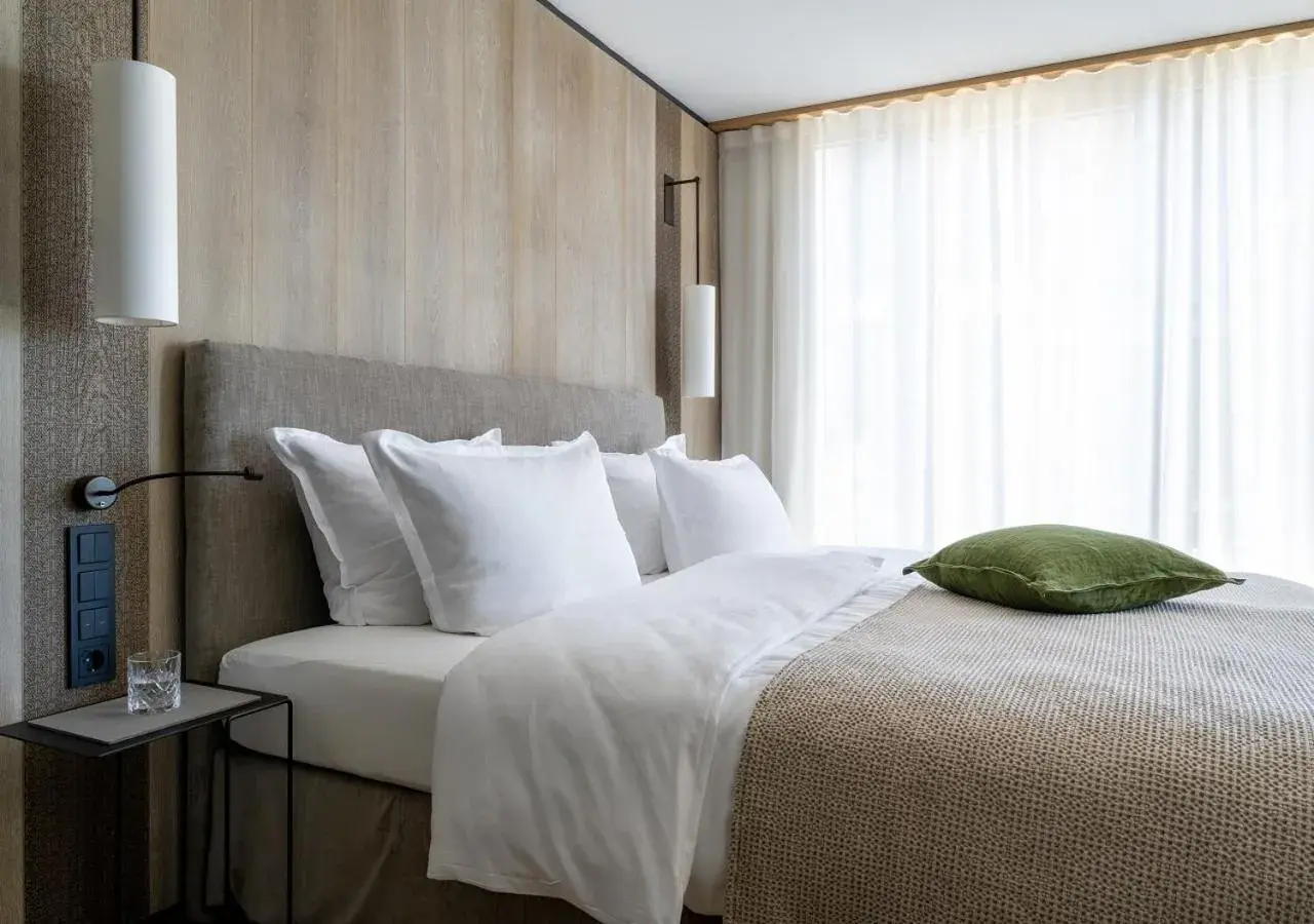 Deluxe Double Room - single occupancy - Inner Courtyard in Hotel Hirschen Horn Deluxe Double Room - single occupancy - Inner Courtyard in Hotel Hirschen Horn