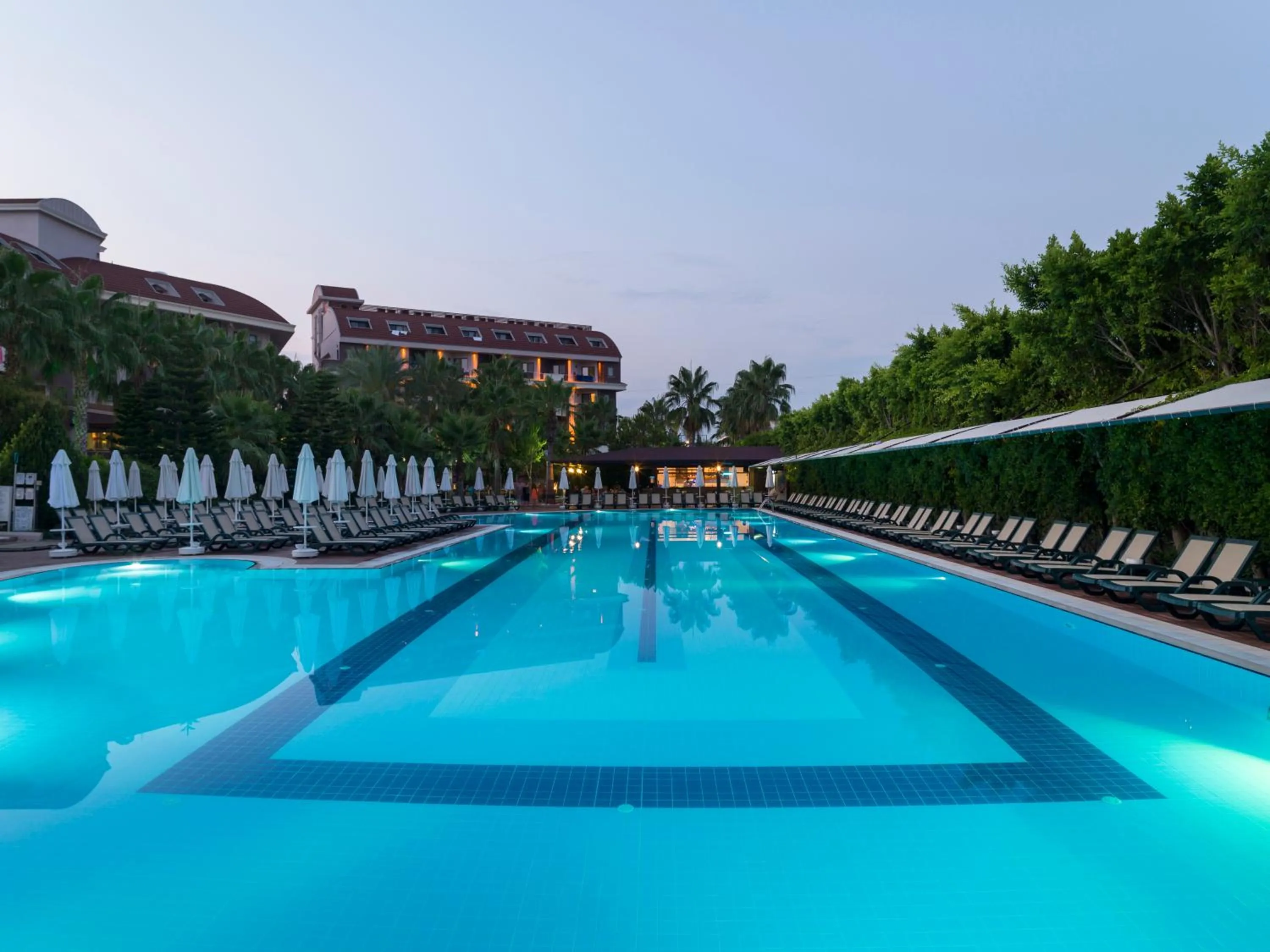 Swimming pool in Primasol Hane Family Resort Hotel