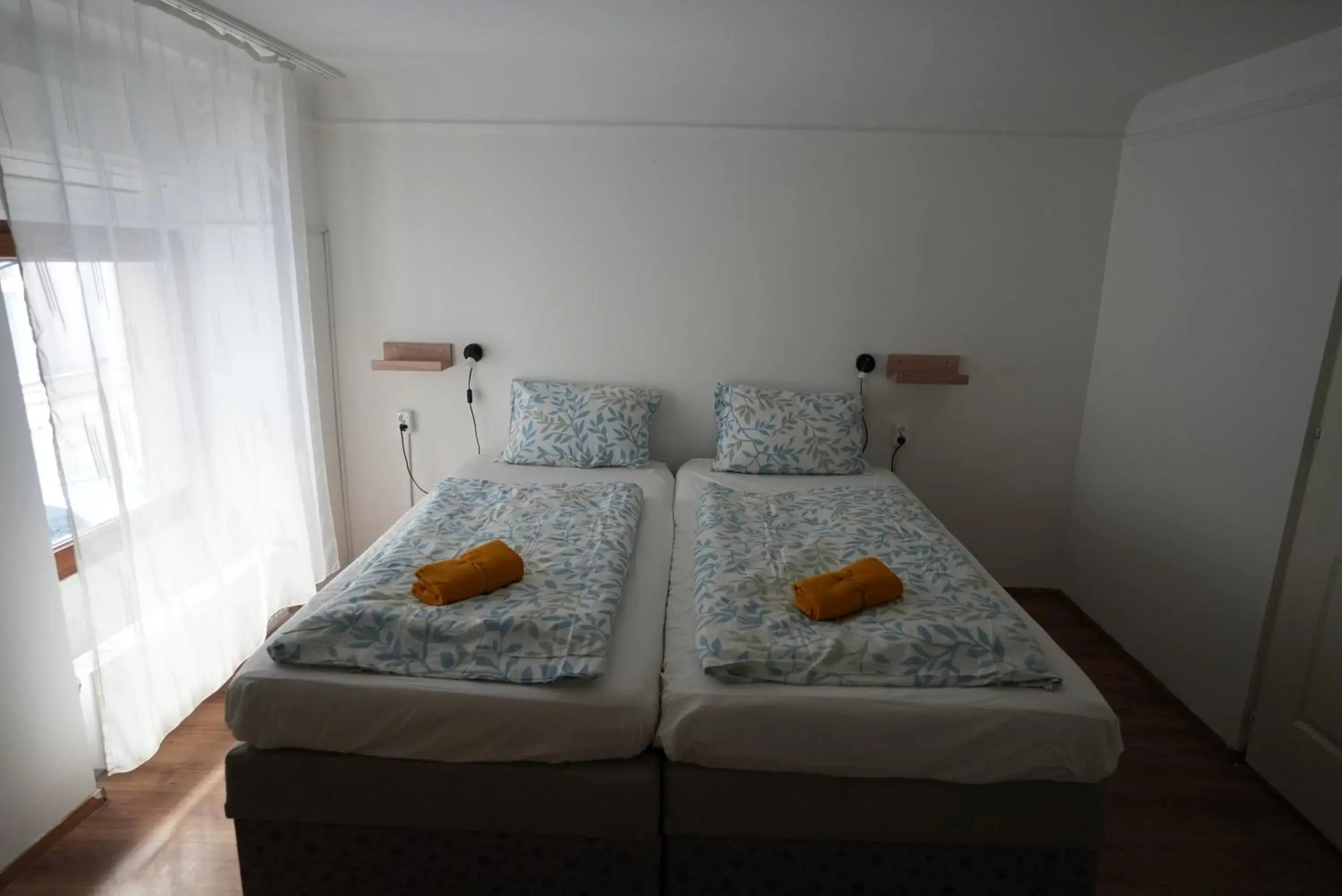 Twin Room with Private Bathroom in Center Hostel and Guest House Twin Room with Private Bathroom in Center Hostel and Guest House