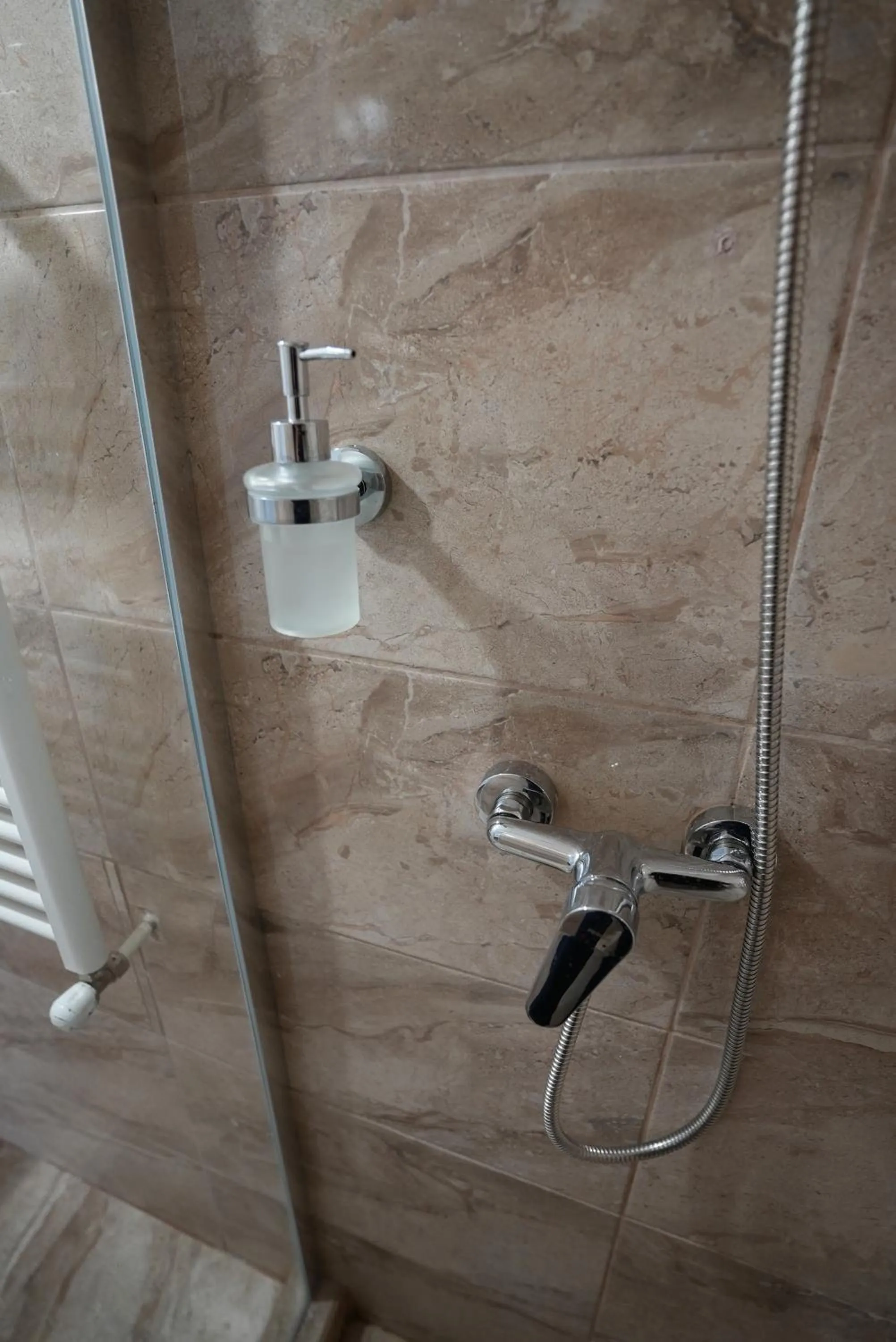 Shower in Center Hostel and Guest House