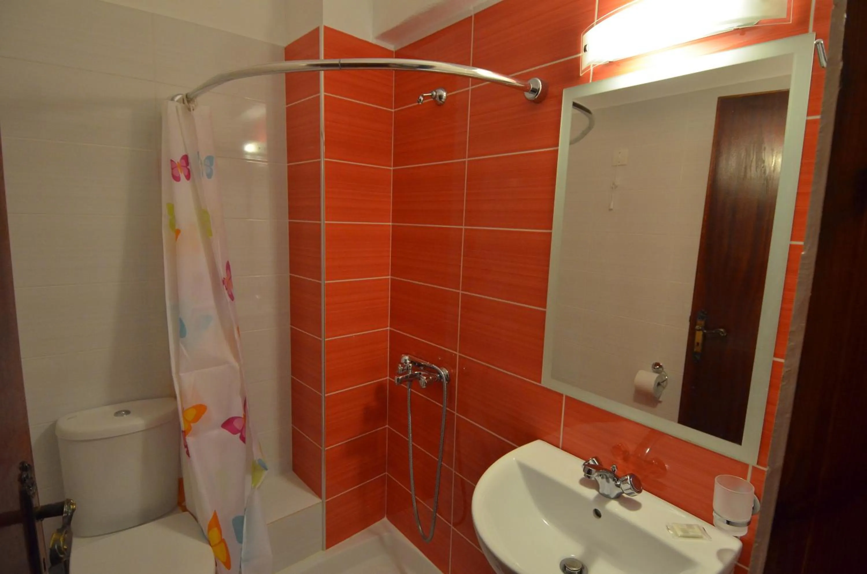 Bathroom in Mavroforos Hotel