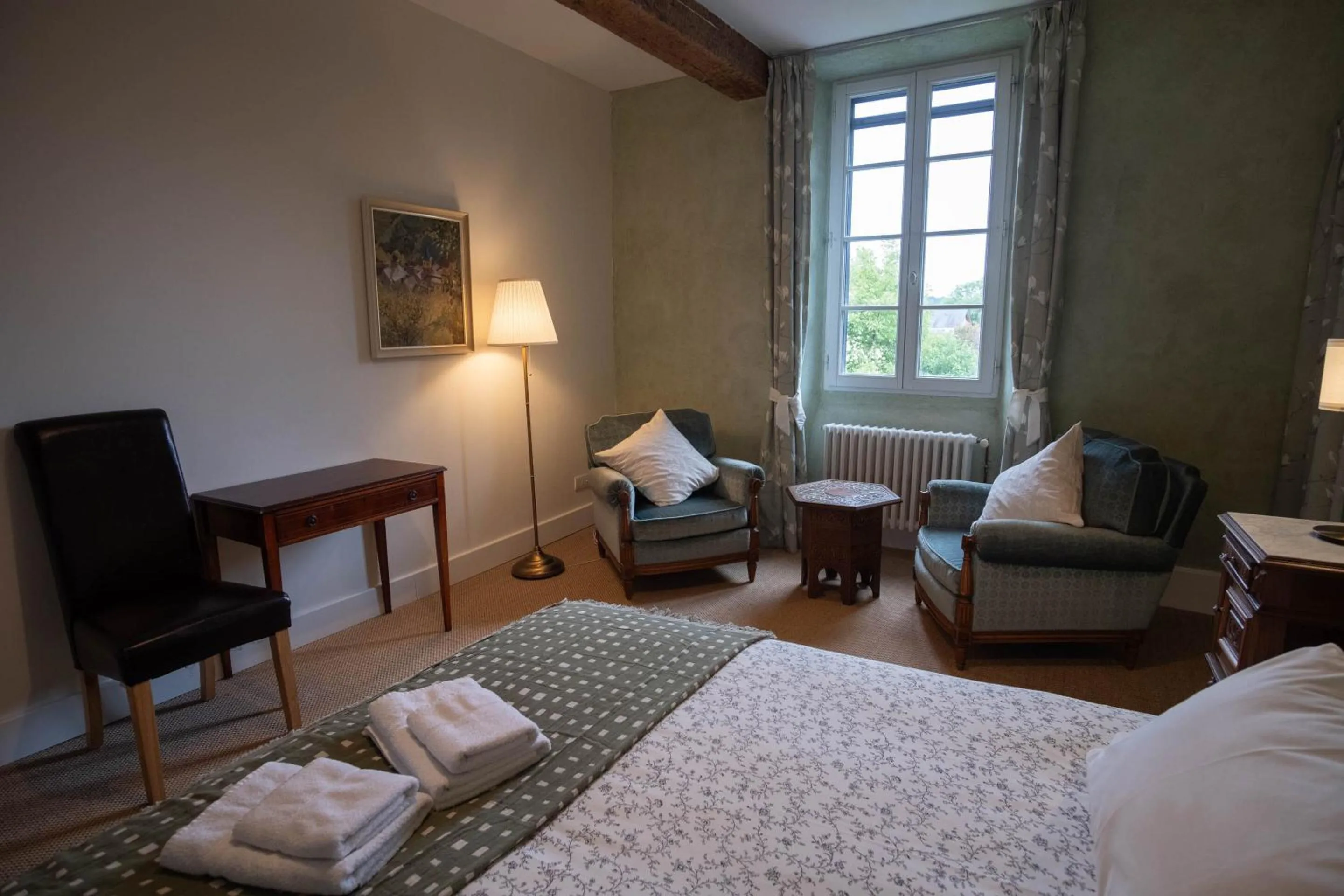 Bedroom, Bed in le closier