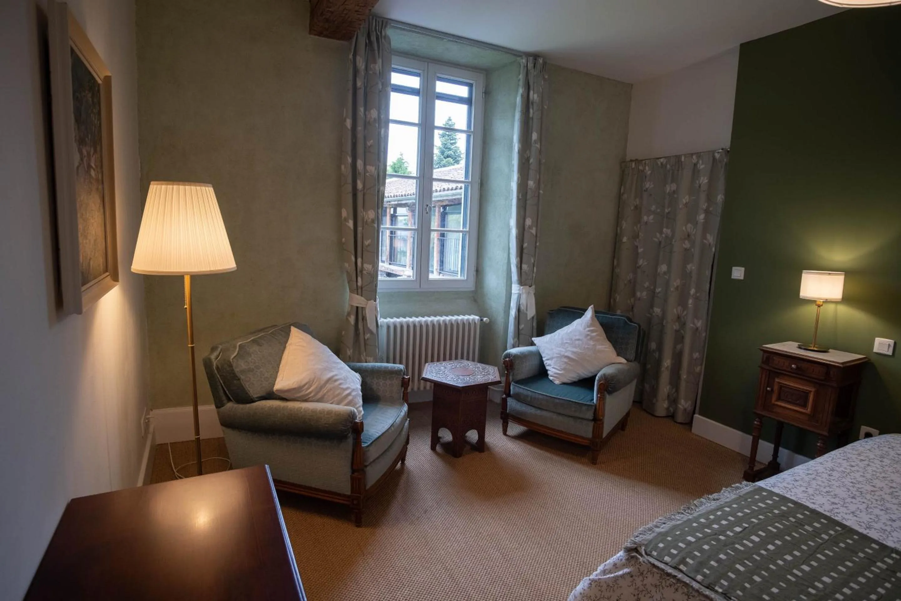 Bedroom, Bed in le closier