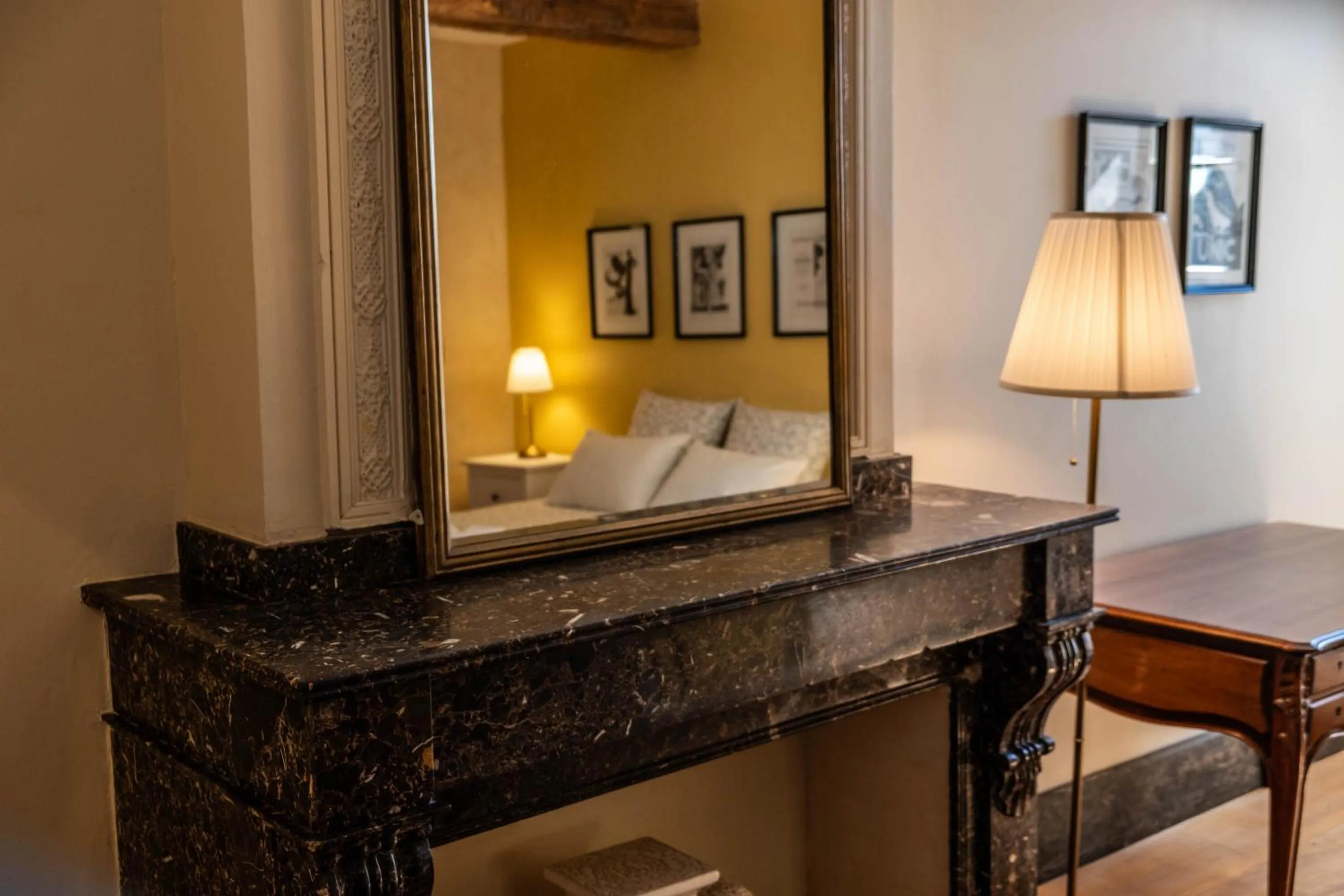 Bedroom, Bed in le closier