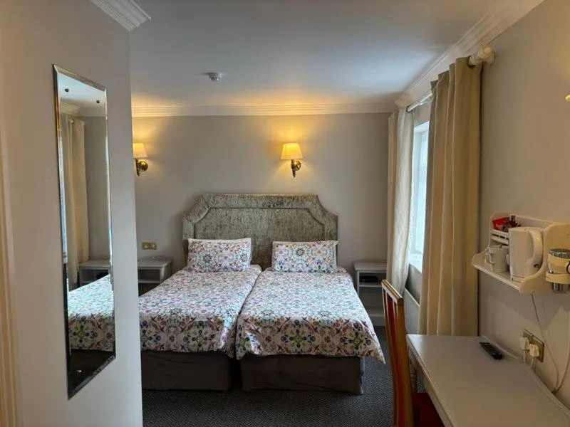 Bed in Harmony Inn - Glena House