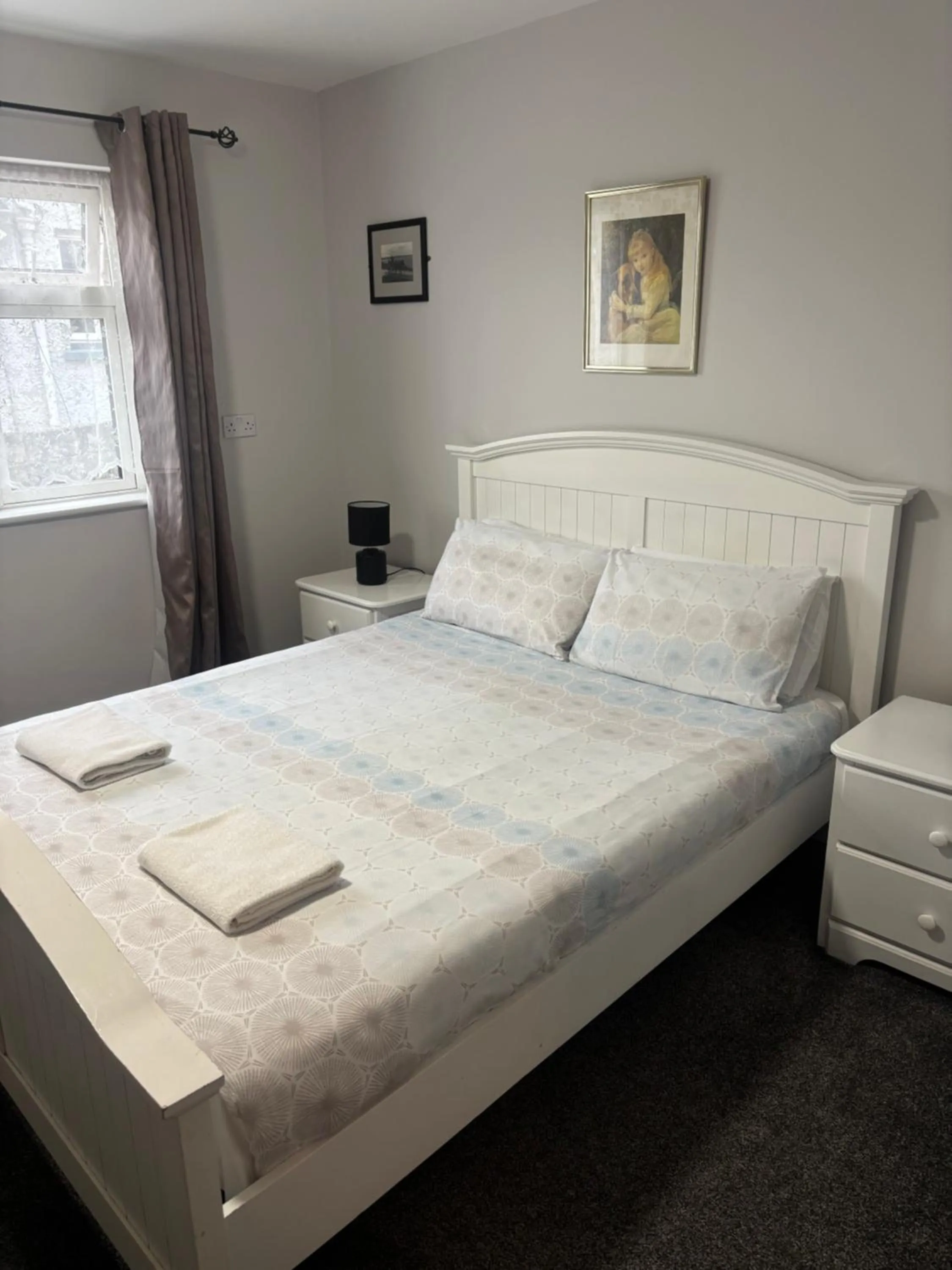 Bedroom, Bed in Harmony Inn - Glena House