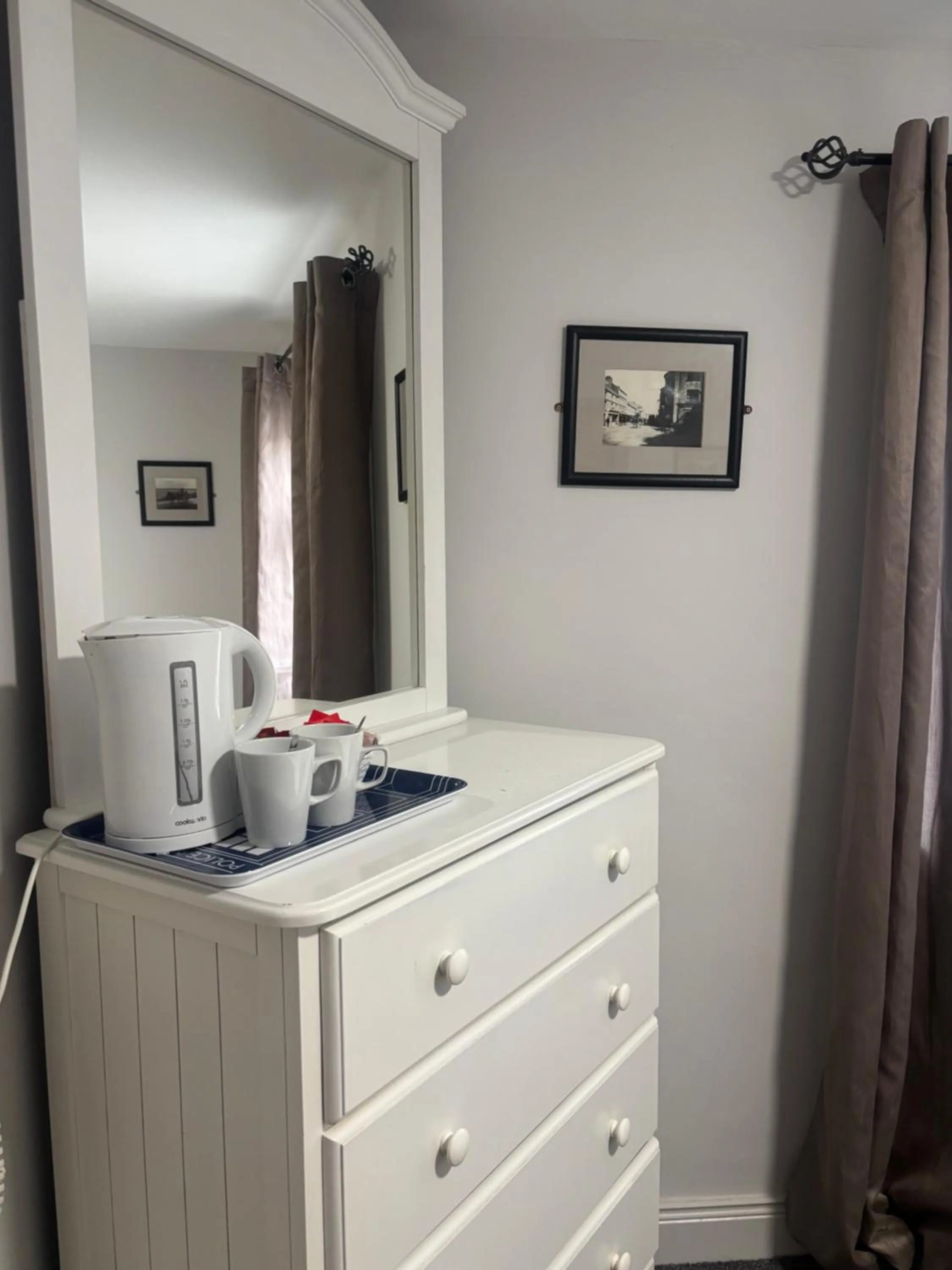 Coffee/tea facilities in Harmony Inn - Glena House