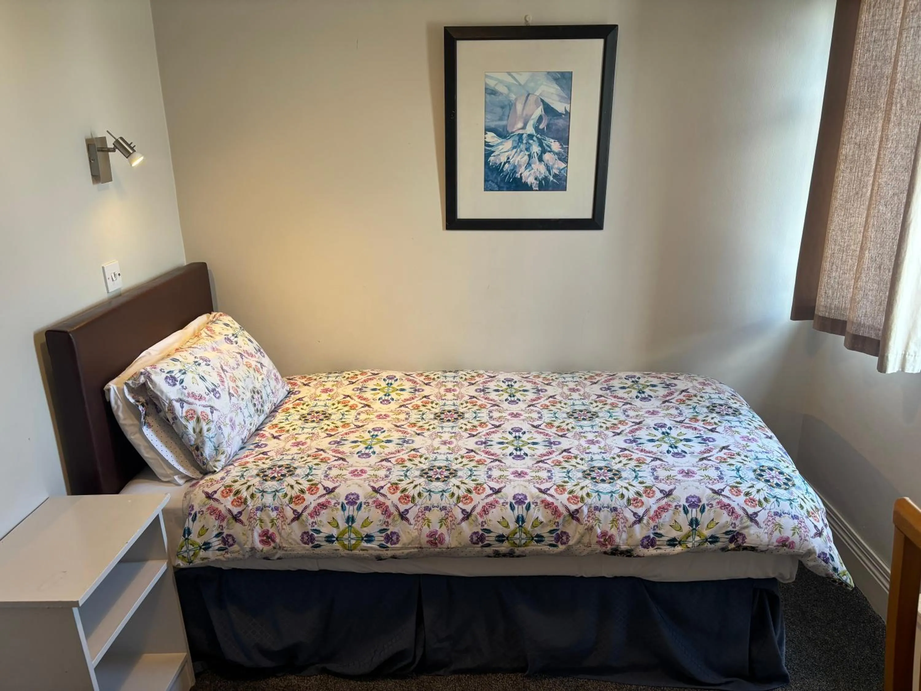 Bed in Harmony Inn - Glena House