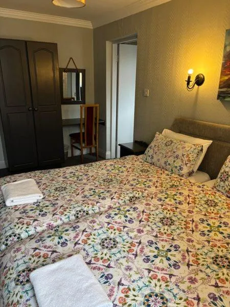 Bed in Harmony Inn - Glena House