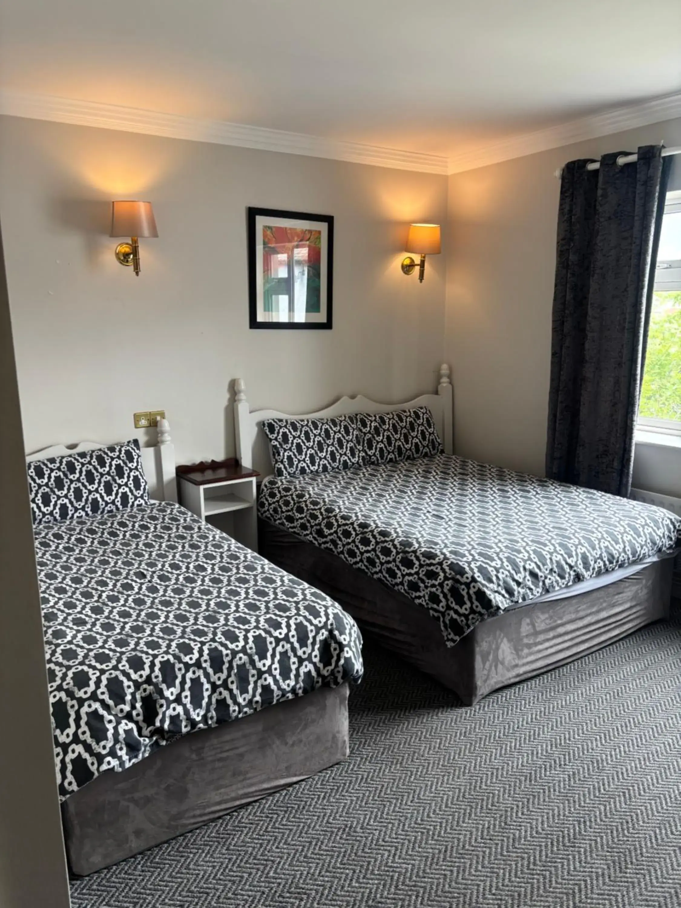 Triple Room (1 Double+1 Single) in Harmony Inn - Glena House Triple Room (1 Double+1 Single) in Harmony Inn - Glena House