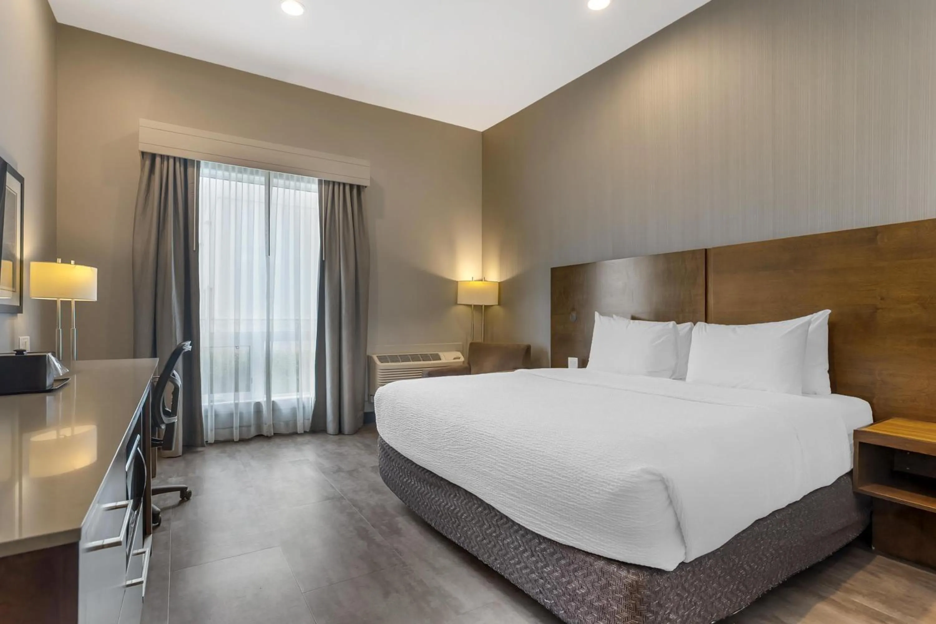 Bedroom, Bed in Best Western Plus East Side