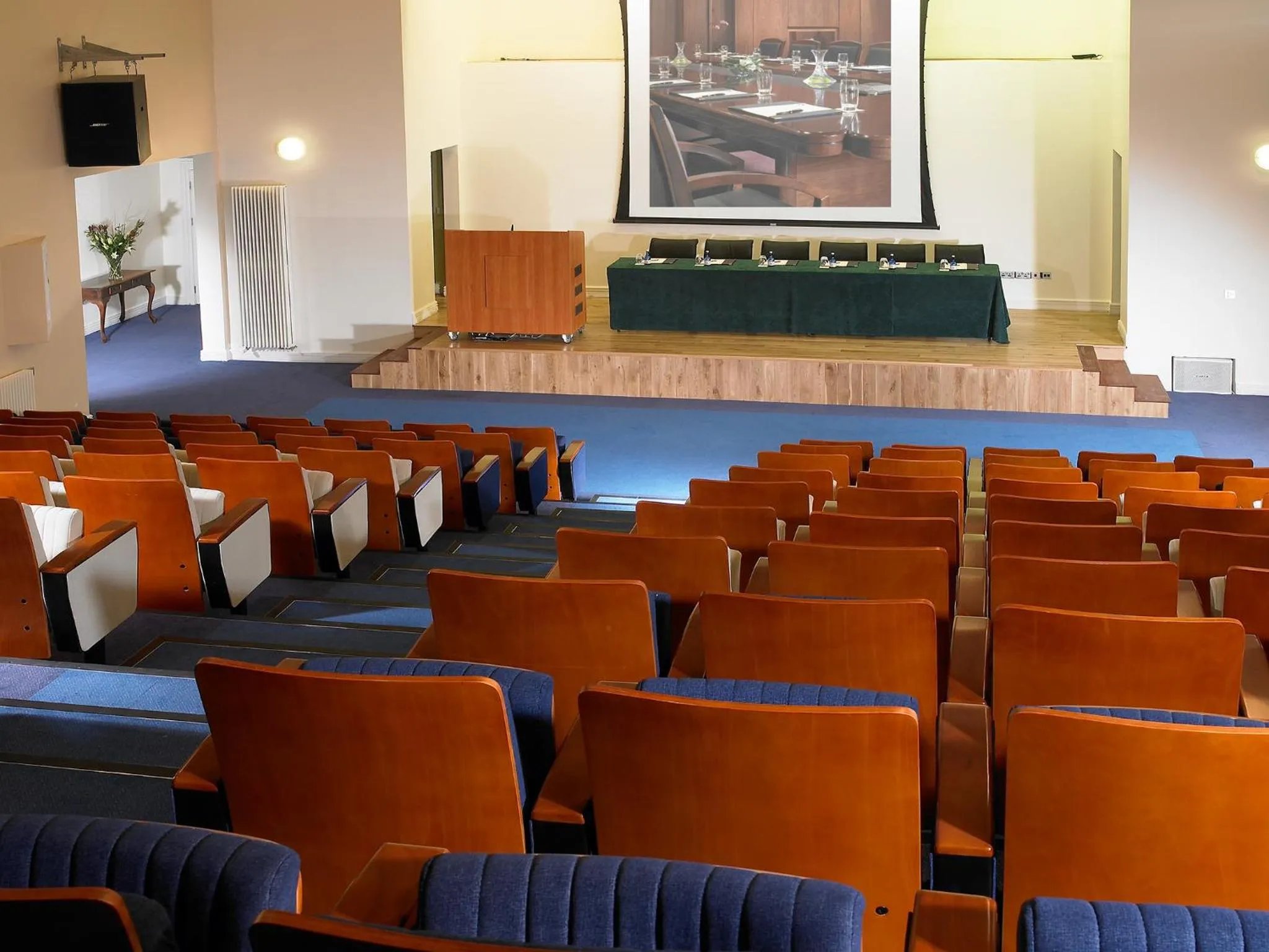 Business facilities in Horse & Jockey Hotel