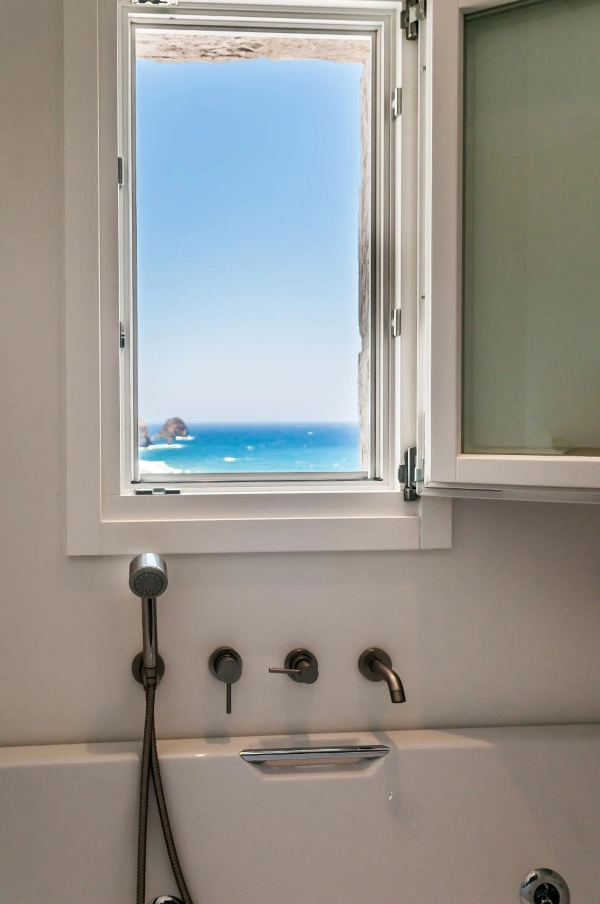 Hot Tub in Milos Breeze Boutique Hotel