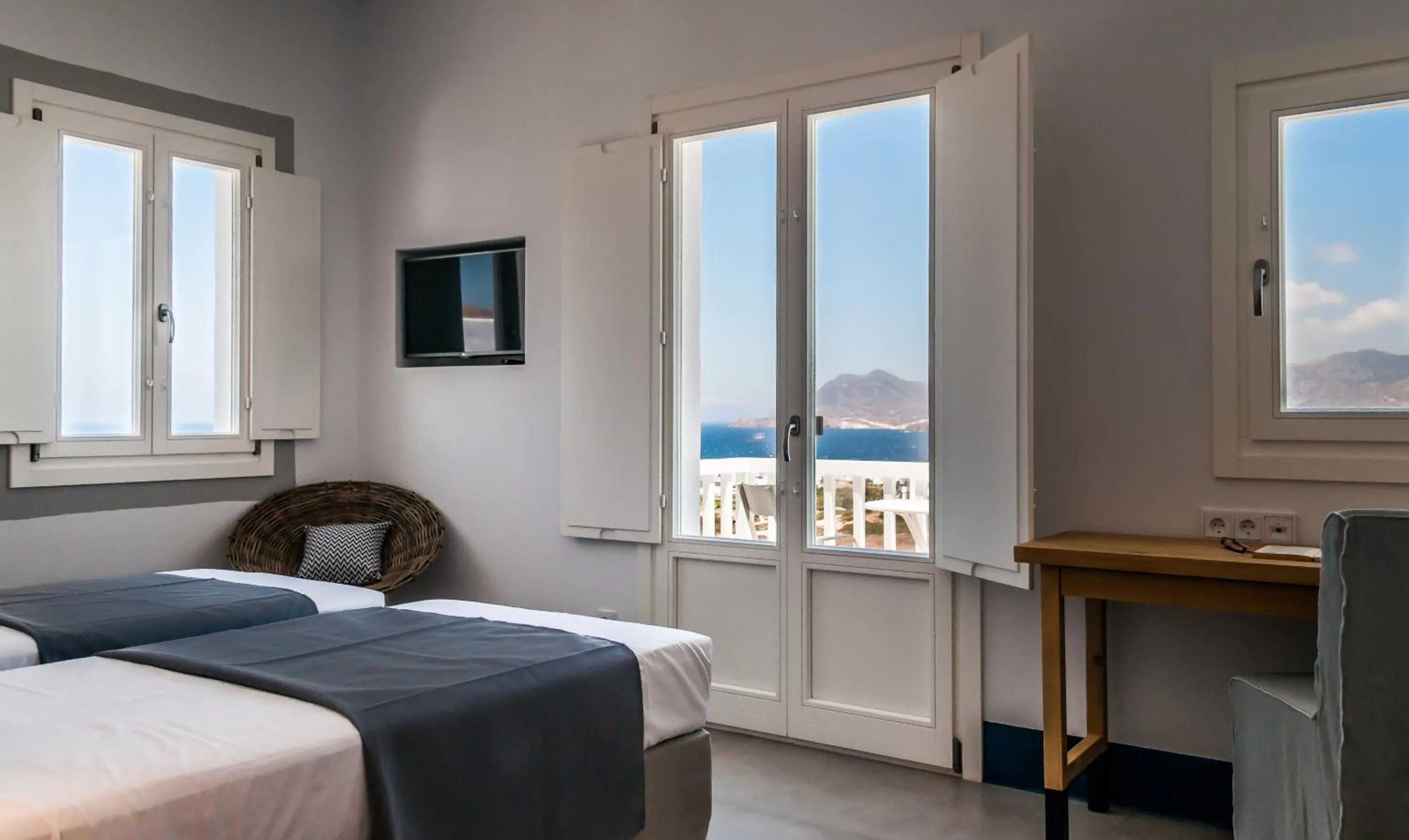 Sea view, Bed in Milos Breeze Boutique Hotel