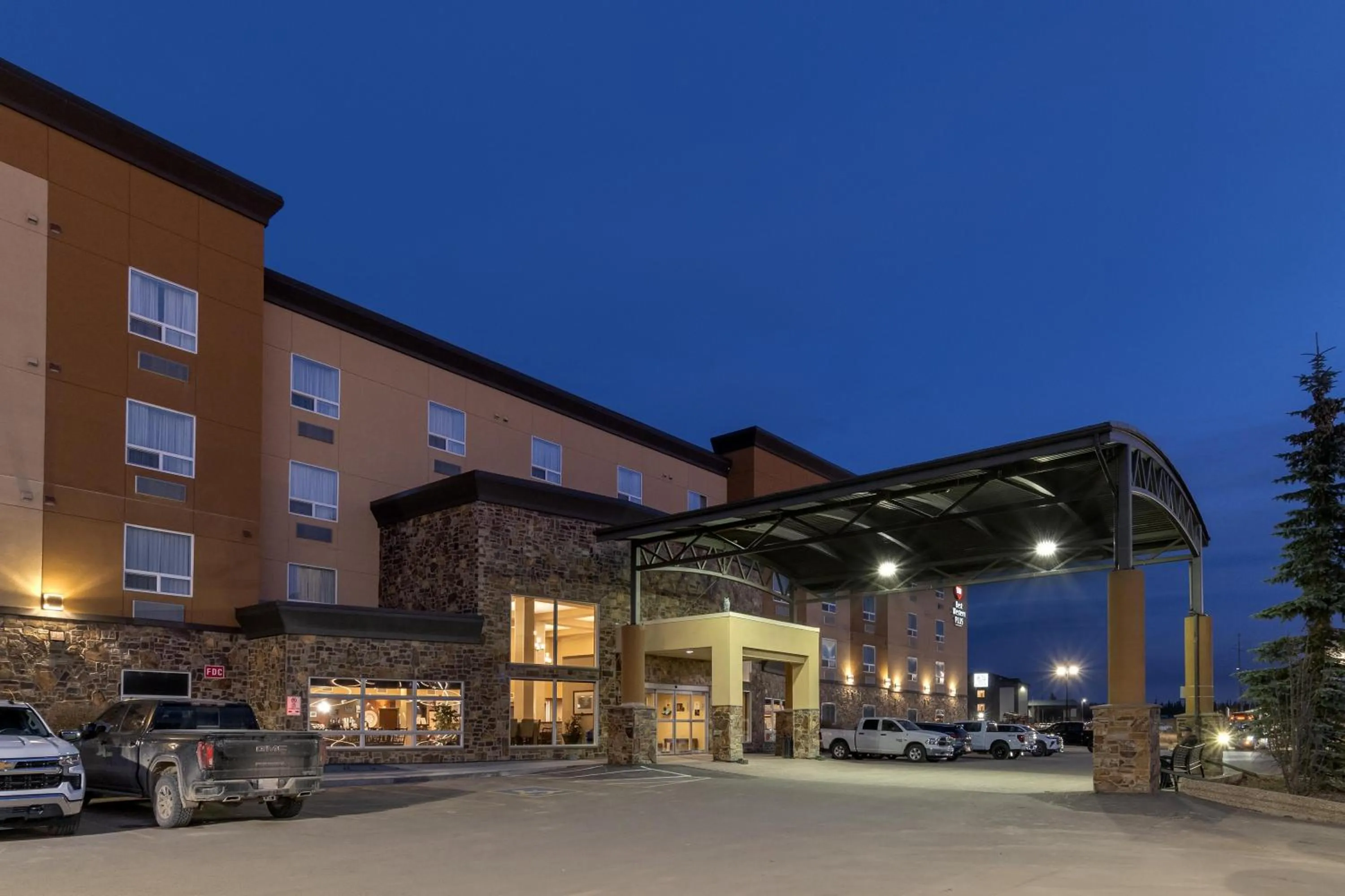 Property building in Best Western PLUS Fox Creek