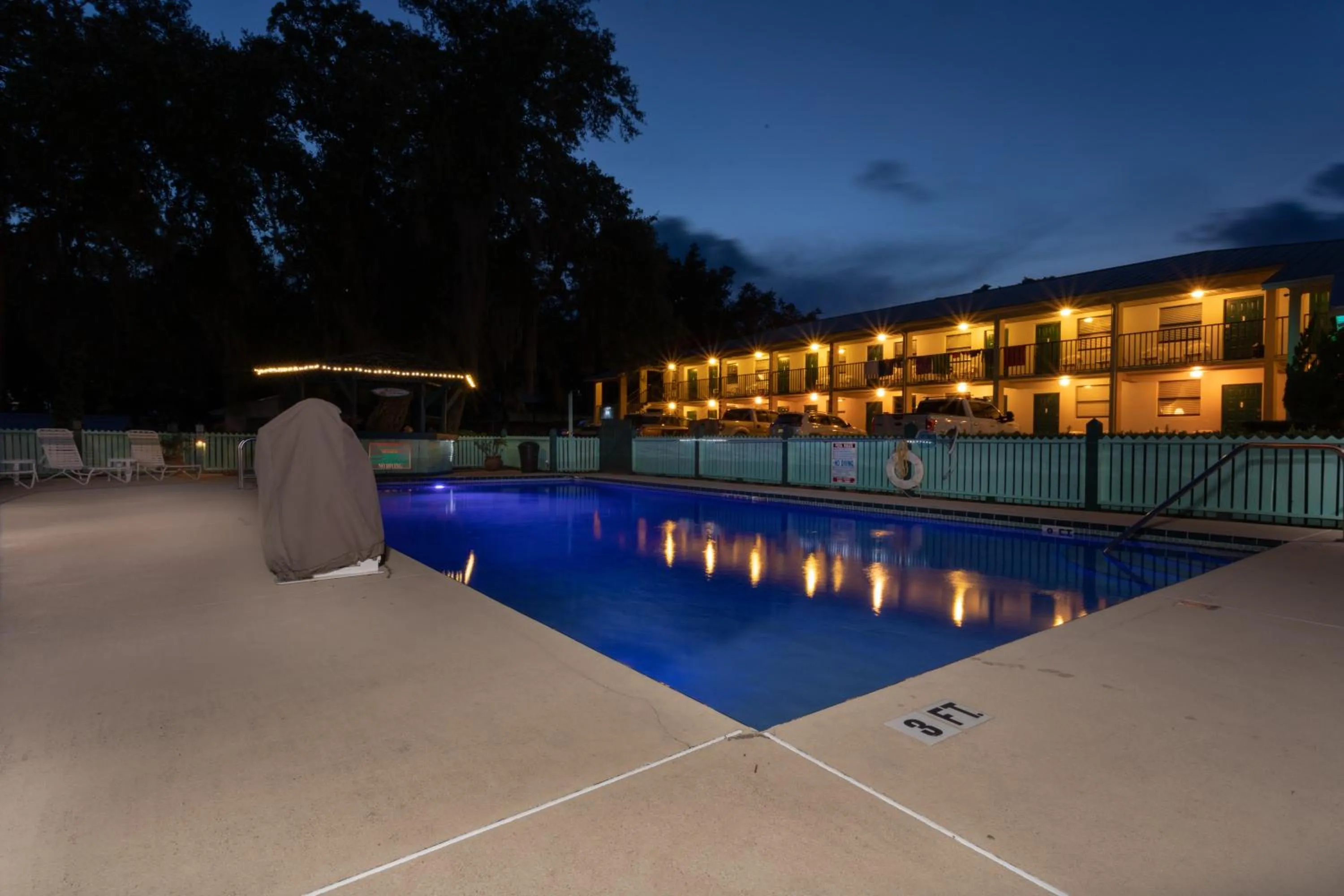 Property building in Steinhatchee River Inn and Marina