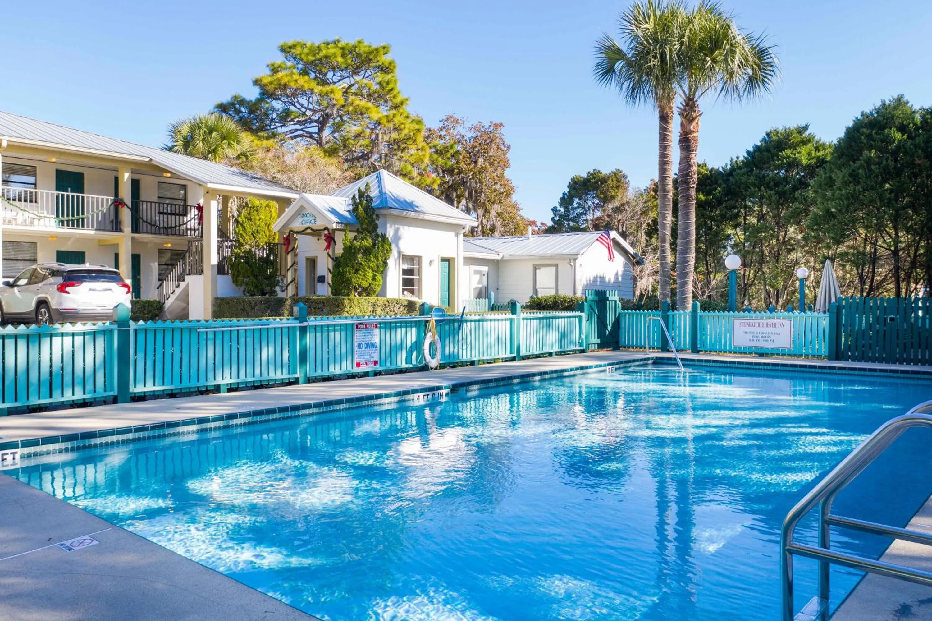 Property building in Steinhatchee River Inn and Marina