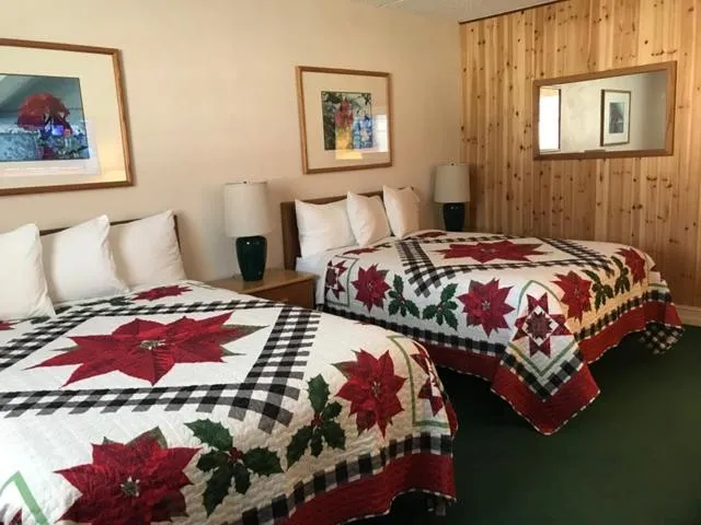 Decorative detail, Bed in Steinhatchee River Inn and Marina