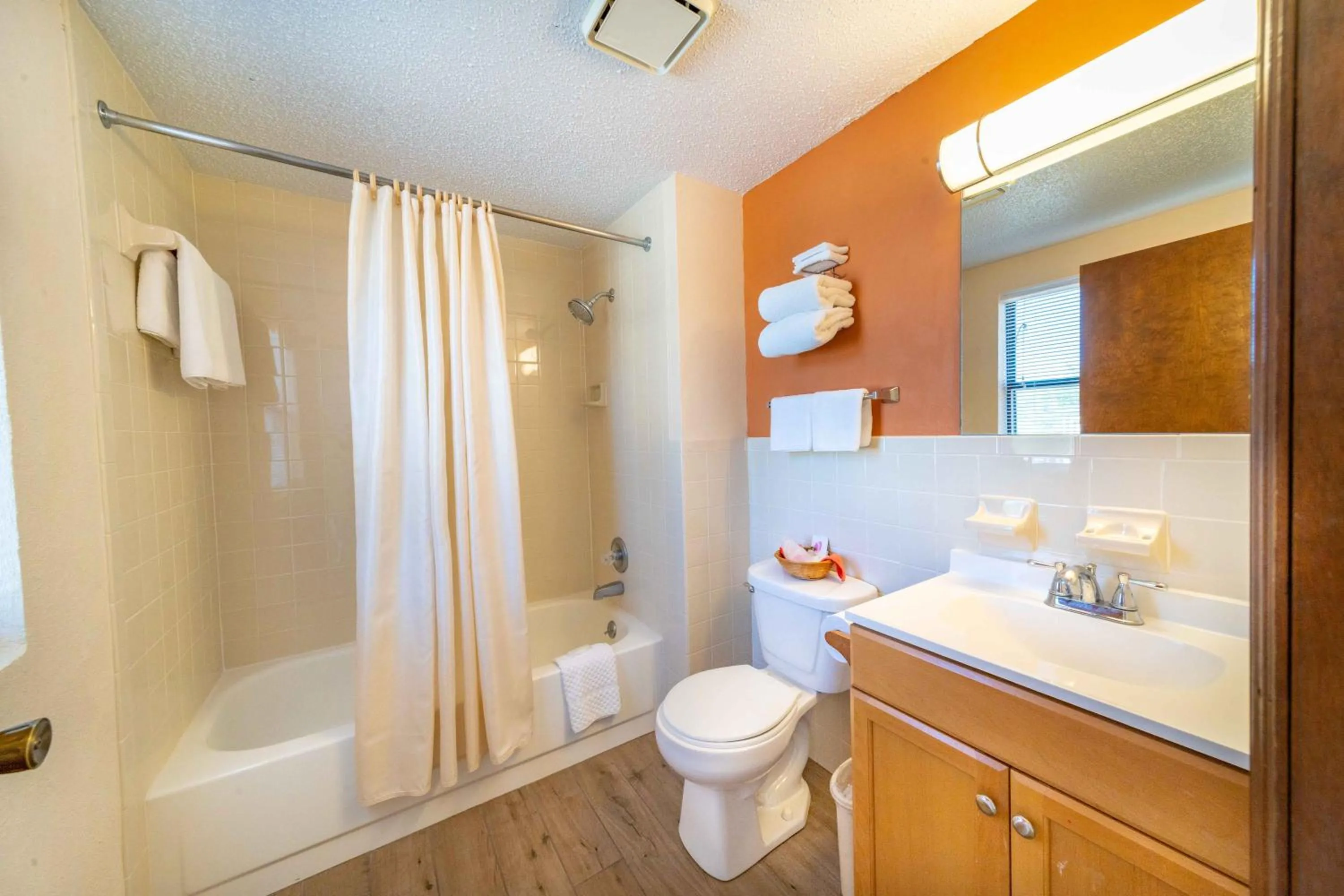 Bathroom in Steinhatchee River Inn and Marina