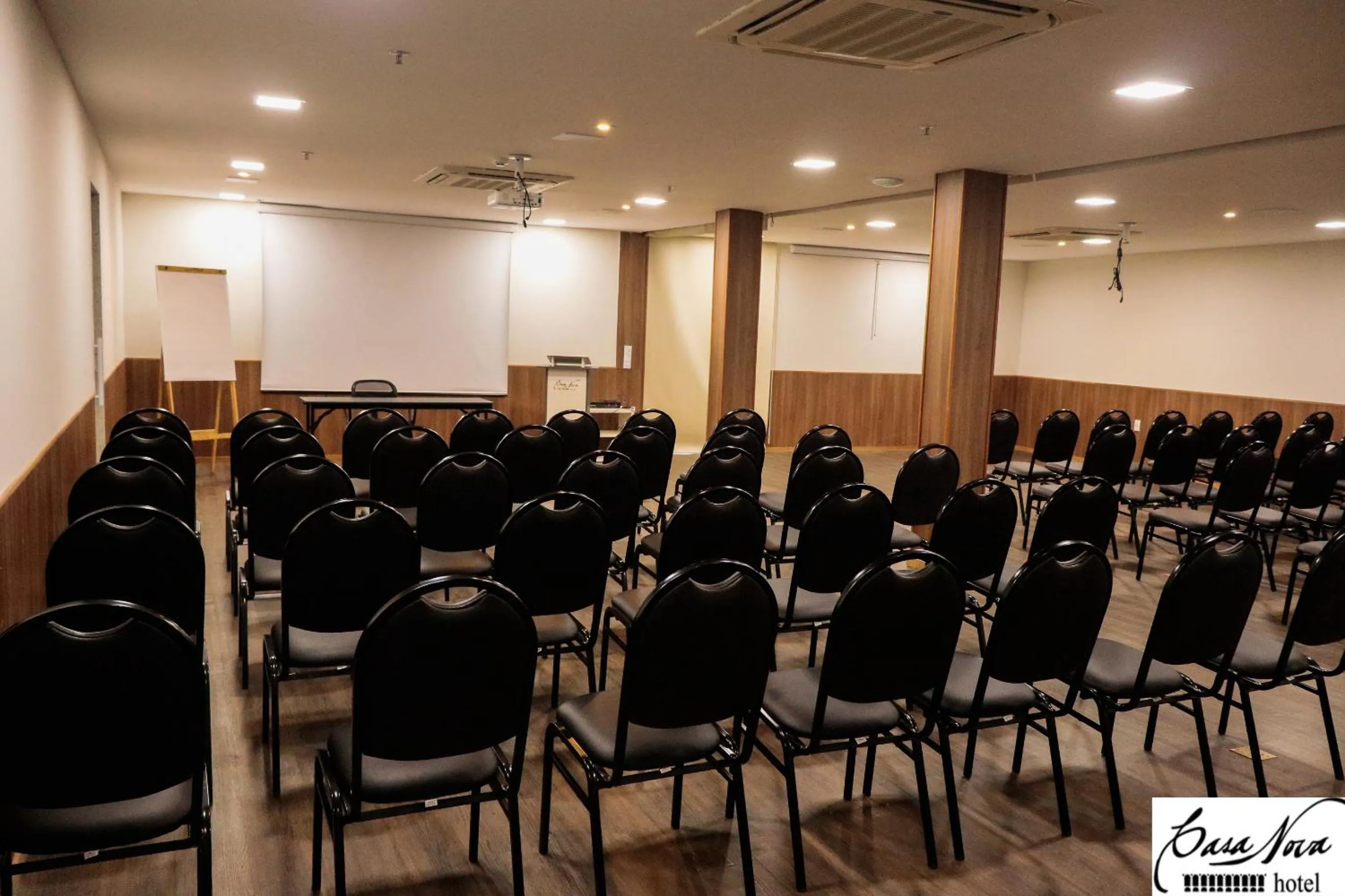 Meeting/conference room in Casa Nova Hotel