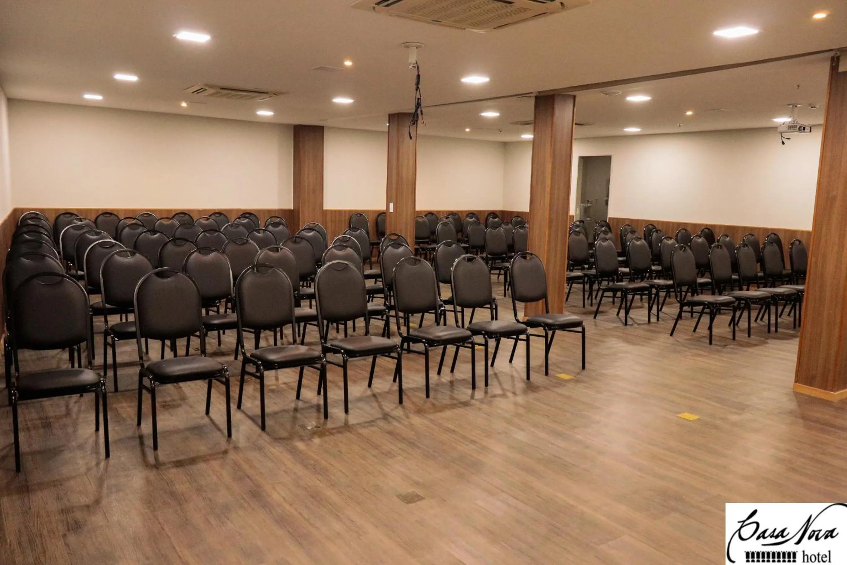 Business facilities in Casa Nova Hotel