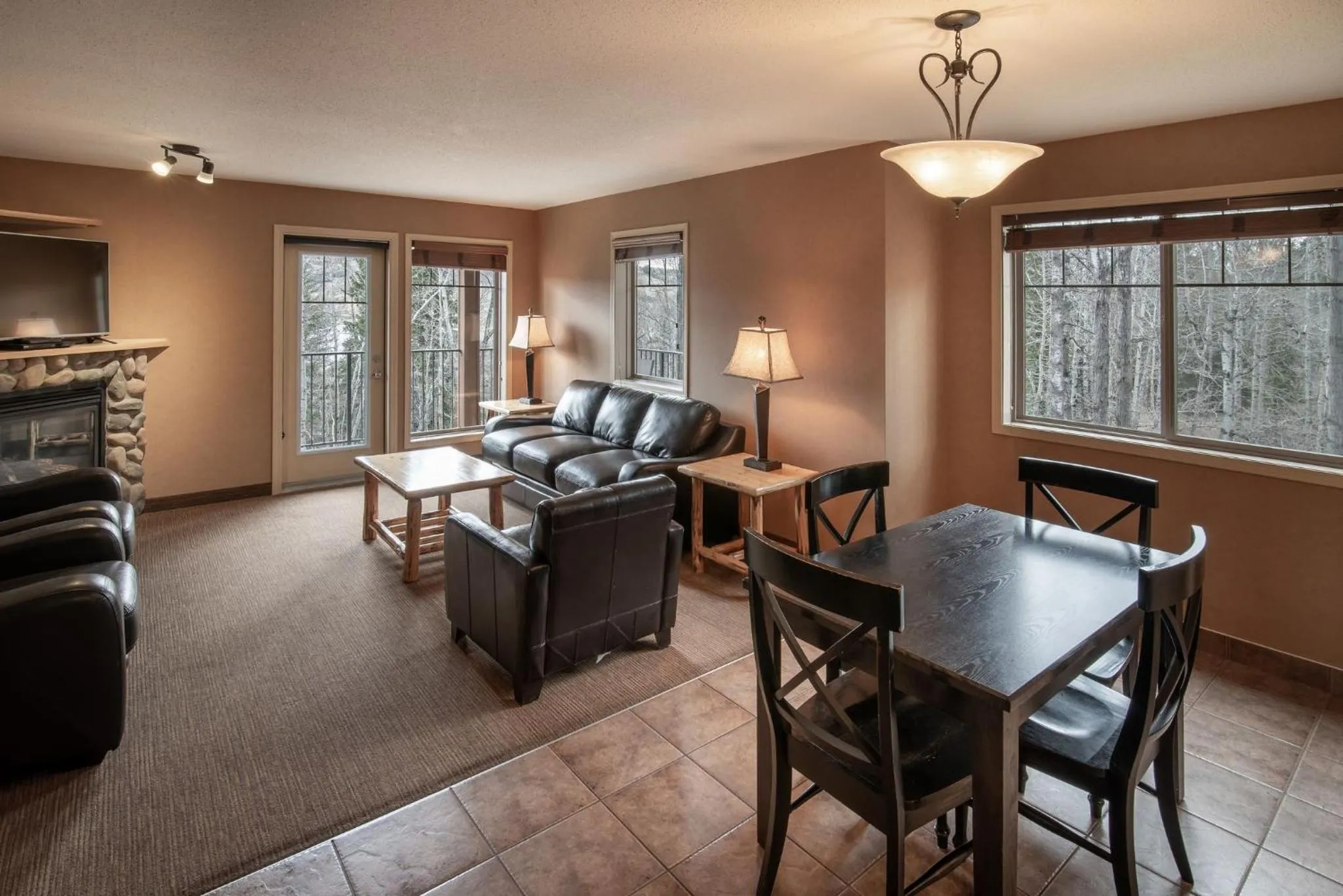 Living room in Elkwater Lake Lodge and Resort
