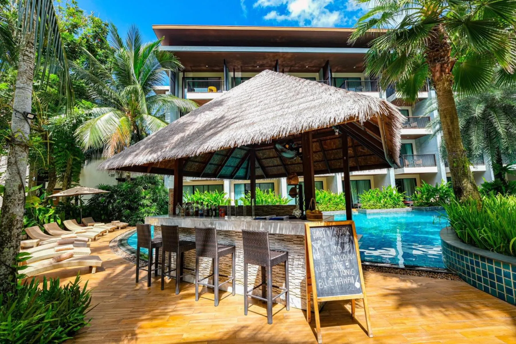 HULA HULA RESORT l truly tropical and fun wellness