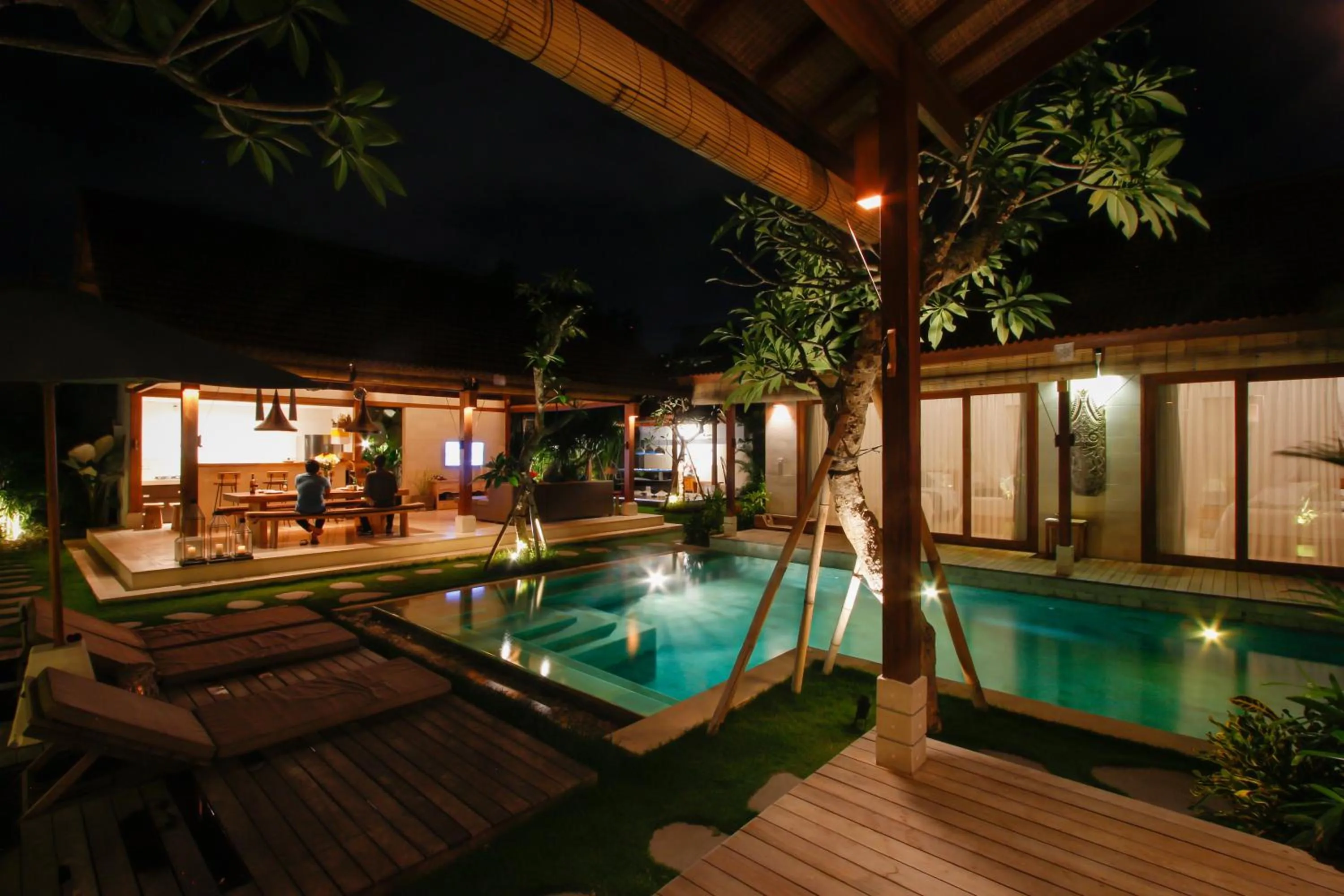 Night in The Tamantis Villa