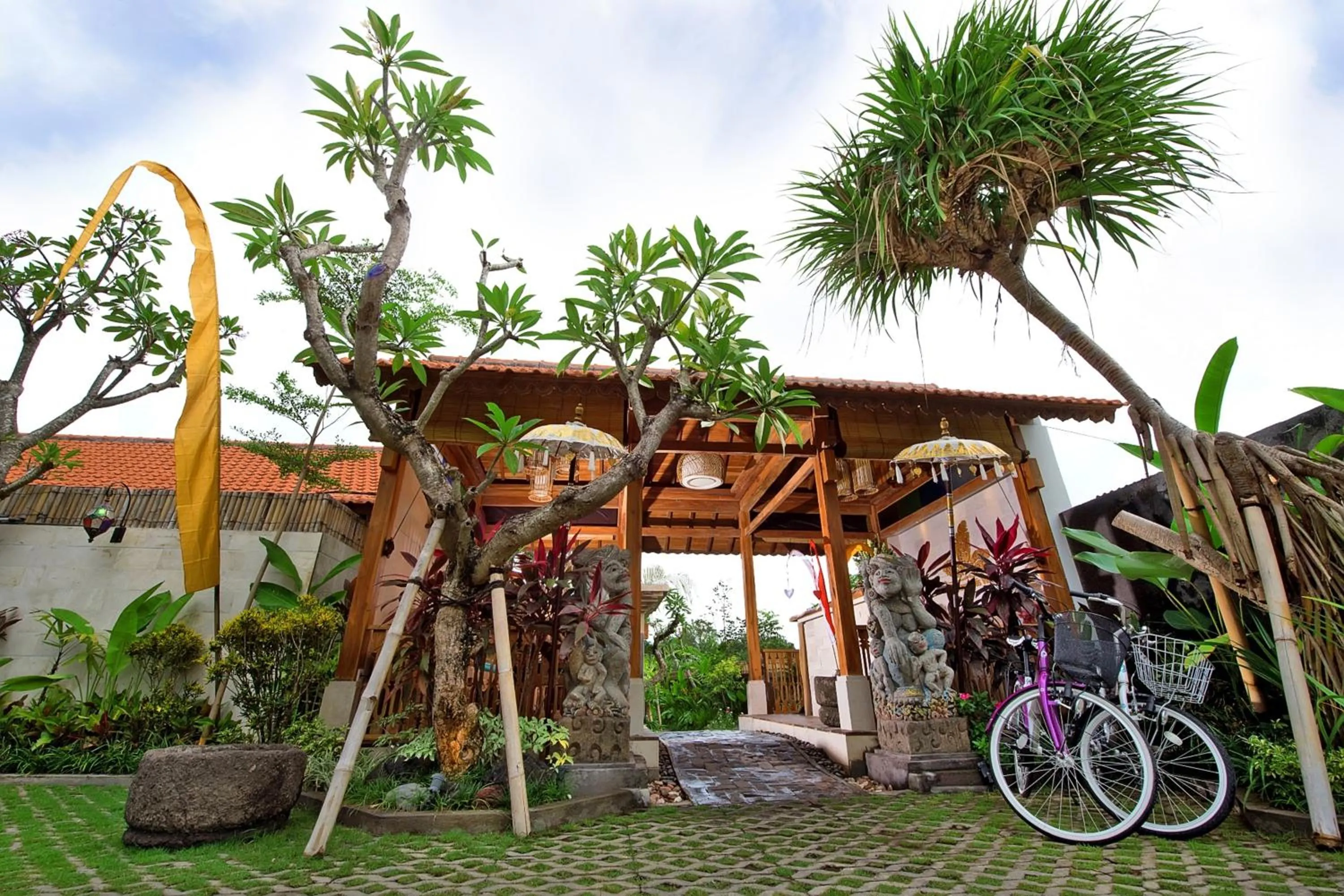 Facade/entrance in The Tamantis Villa