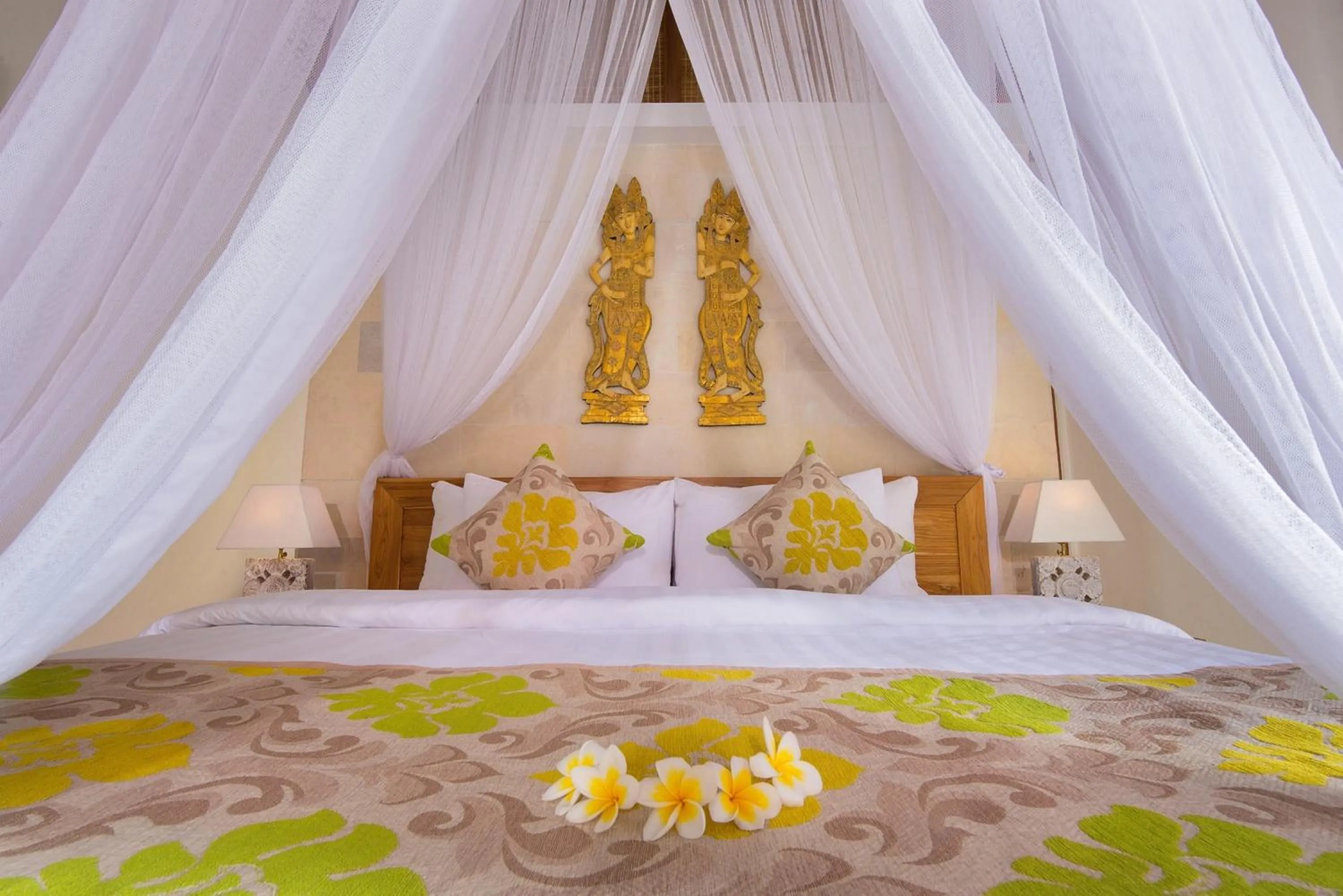 Decorative detail, Bed in The Tamantis Villa