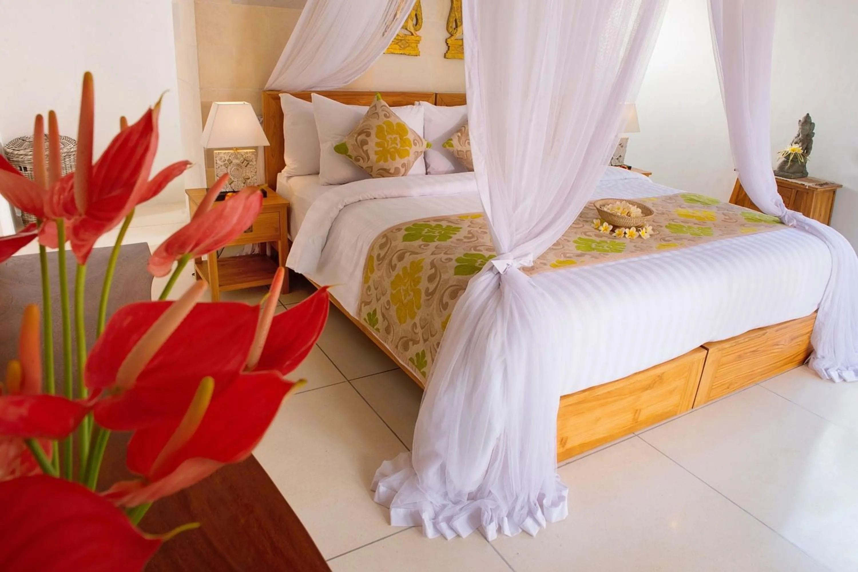 Decorative detail, Bed in The Tamantis Villa