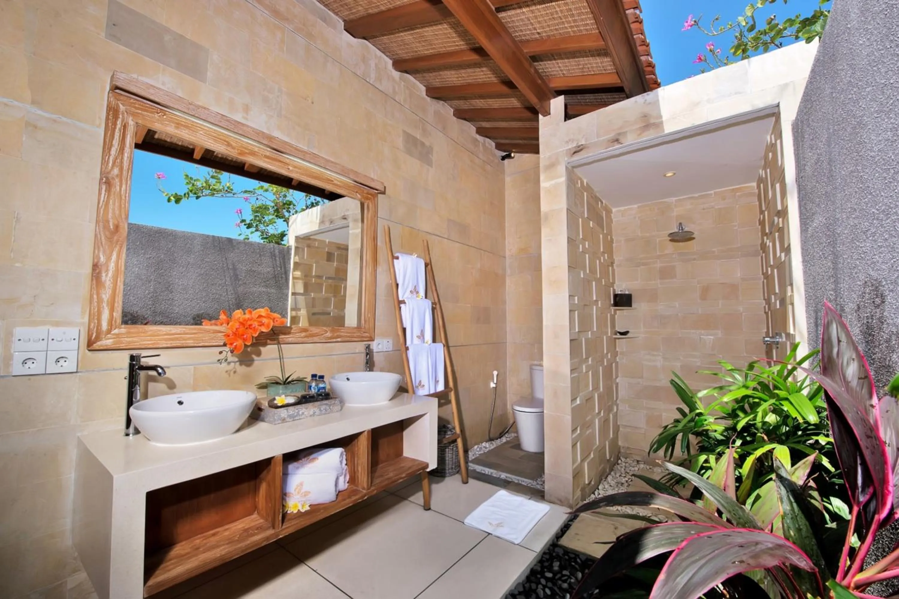 Bathroom in The Tamantis Villa
