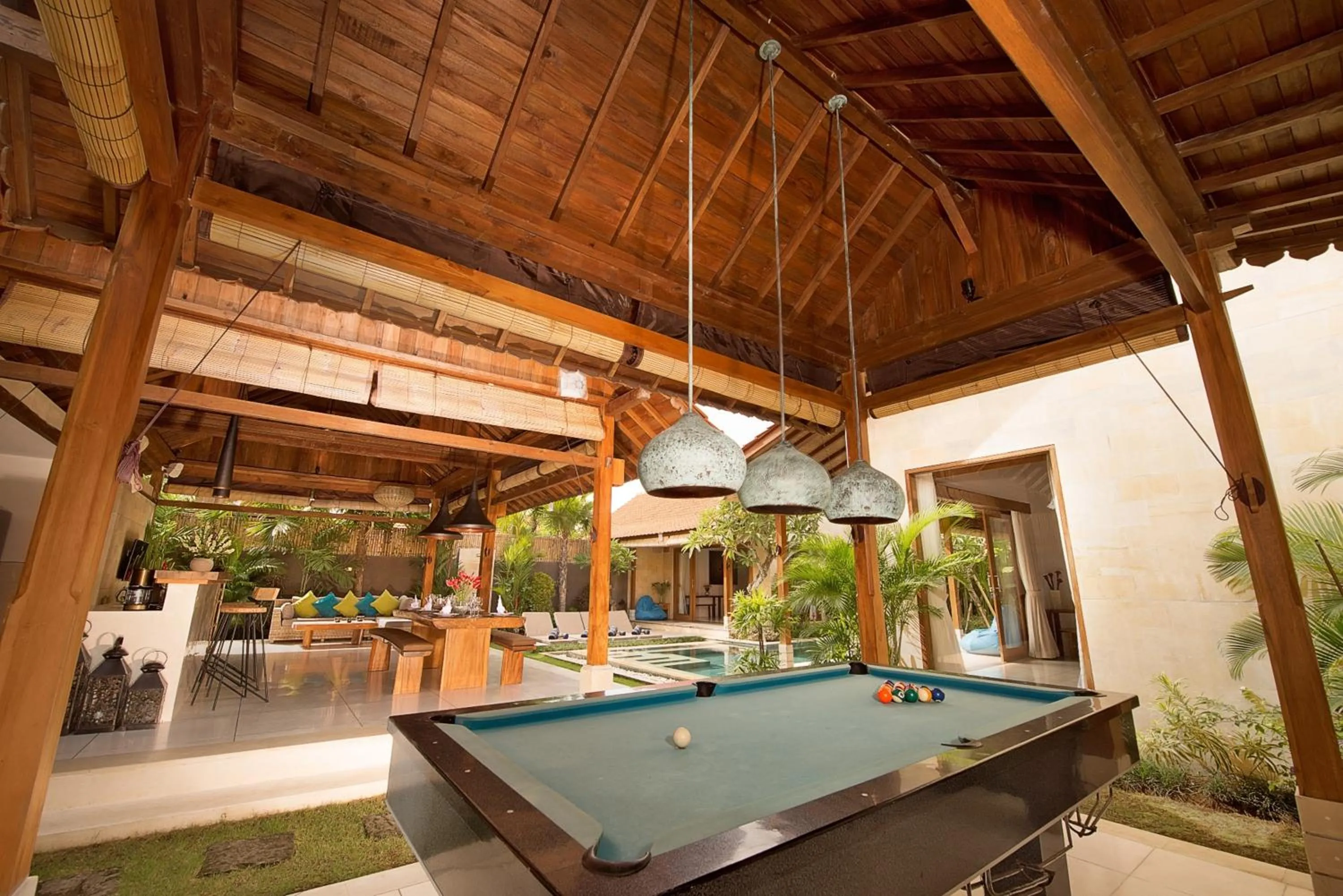 Communal lounge/ TV room in The Tamantis Villa