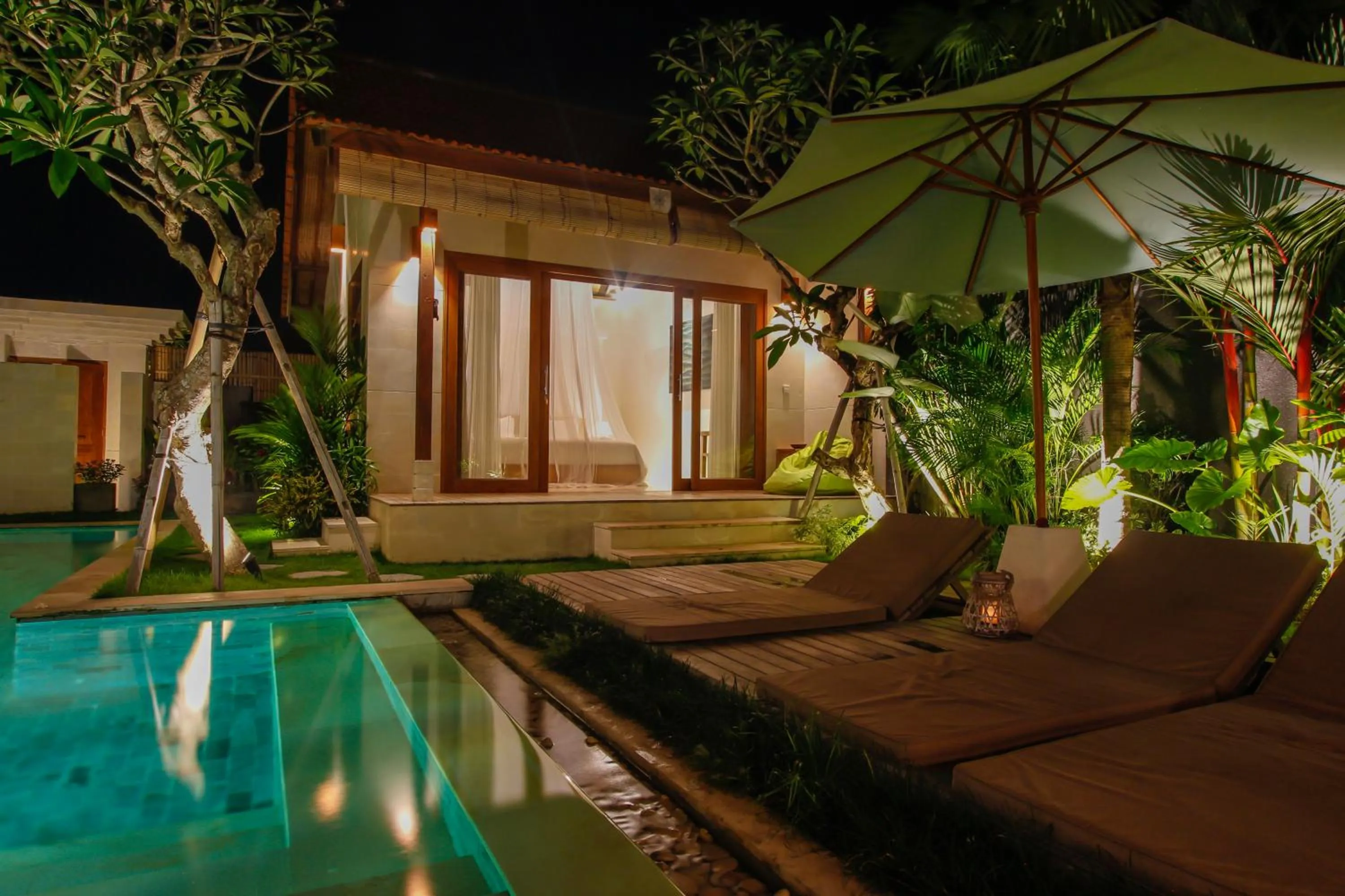 Garden in The Tamantis Villa