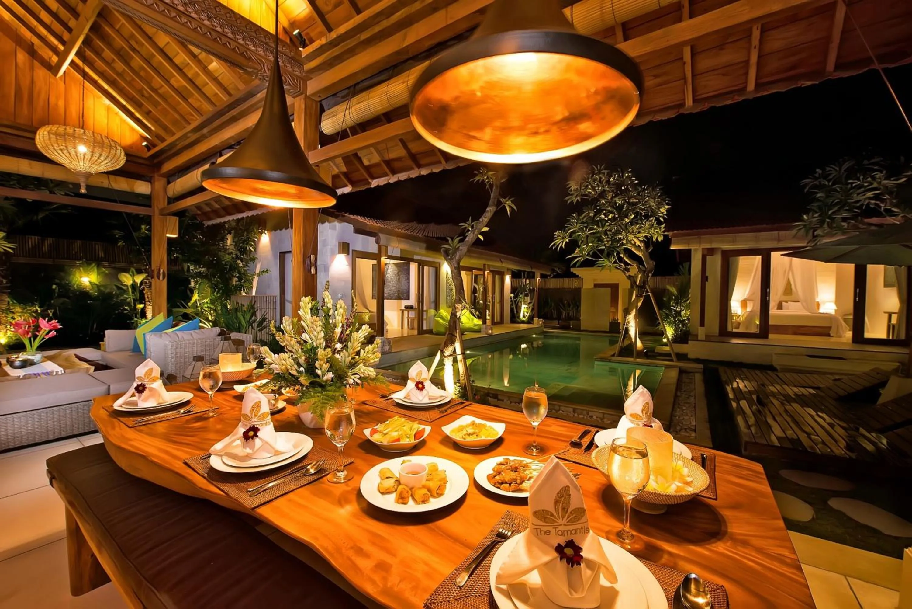 Communal lounge/ TV room in The Tamantis Villa