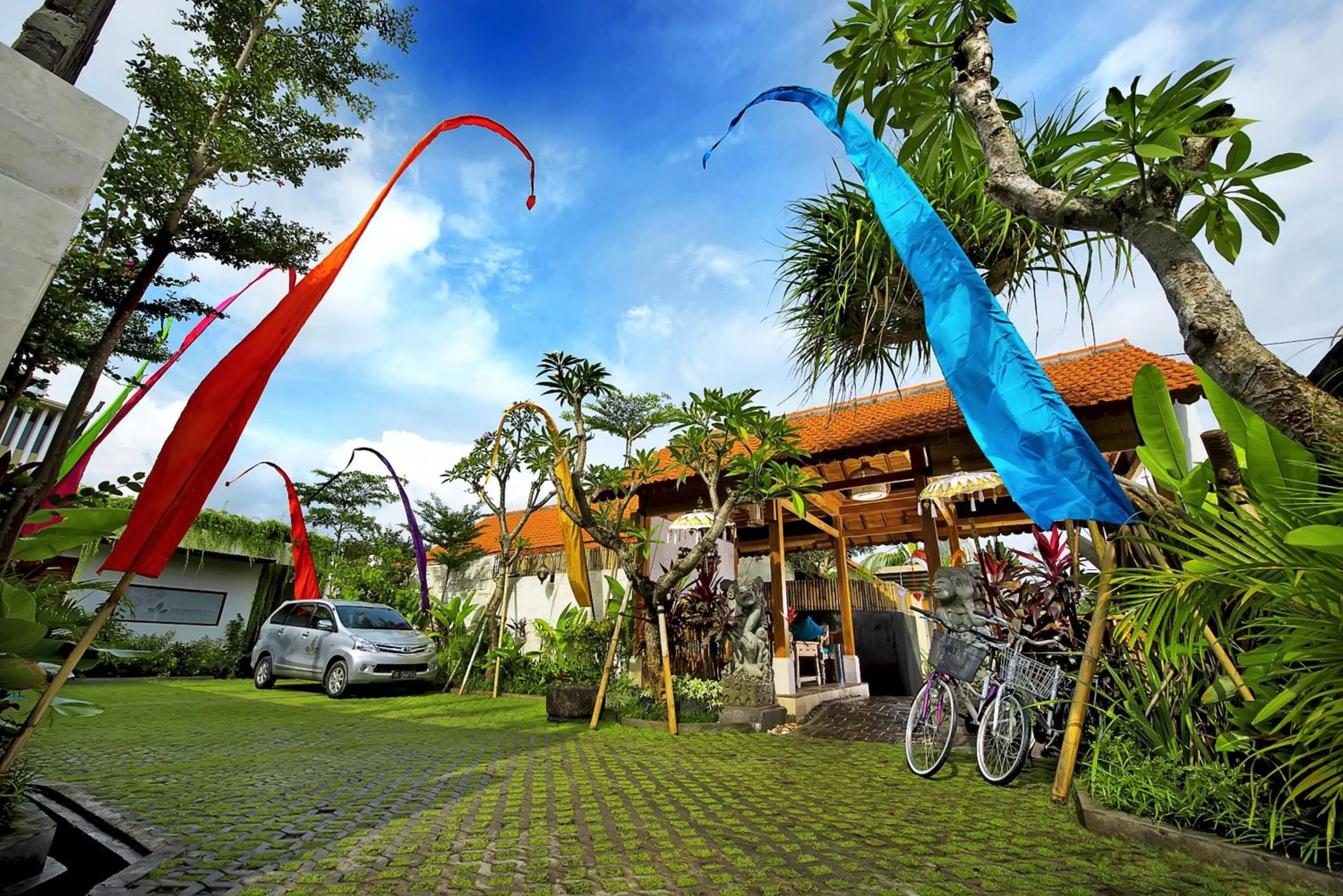 Facade/entrance in The Tamantis Villa