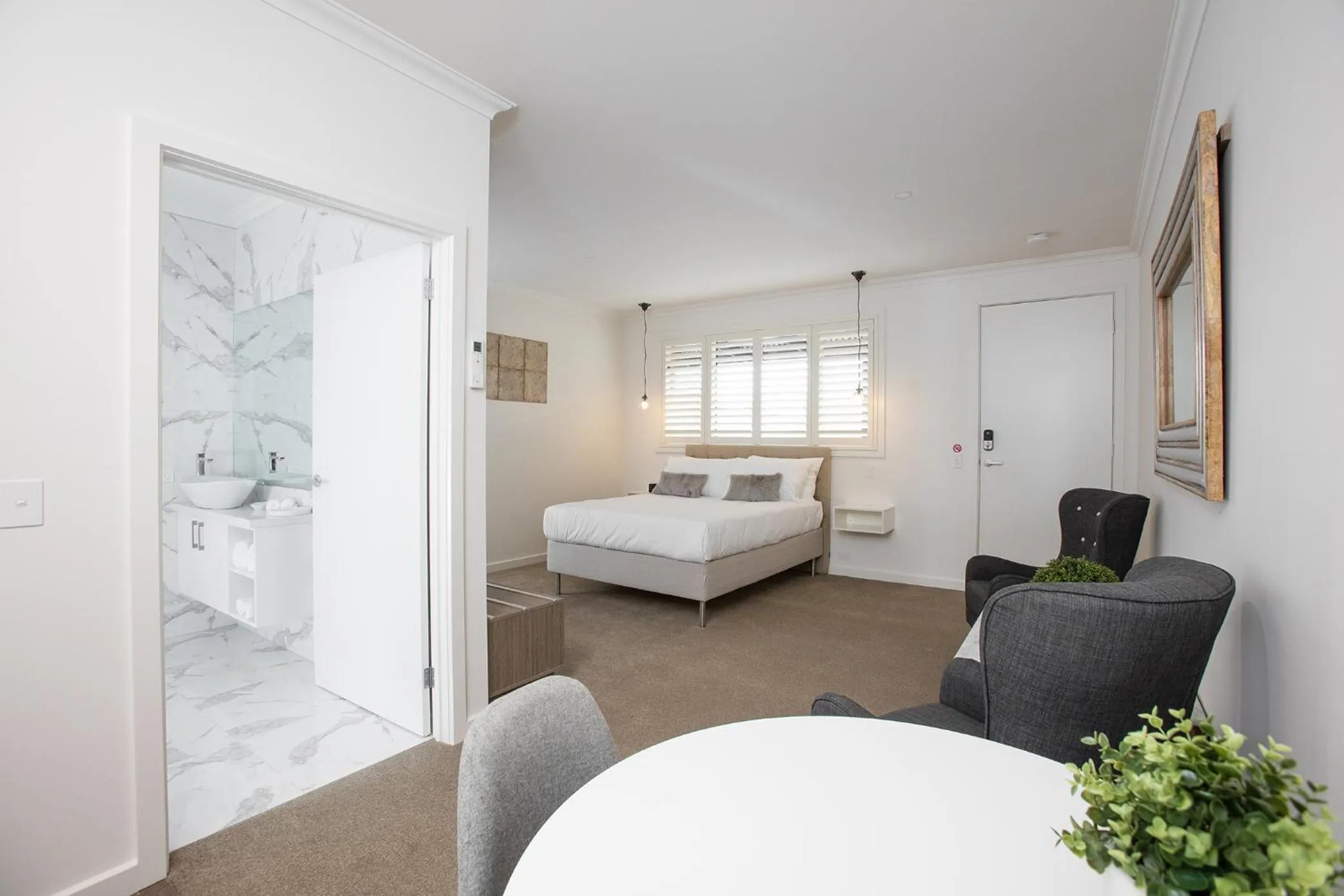 Bed in Newington Apartments