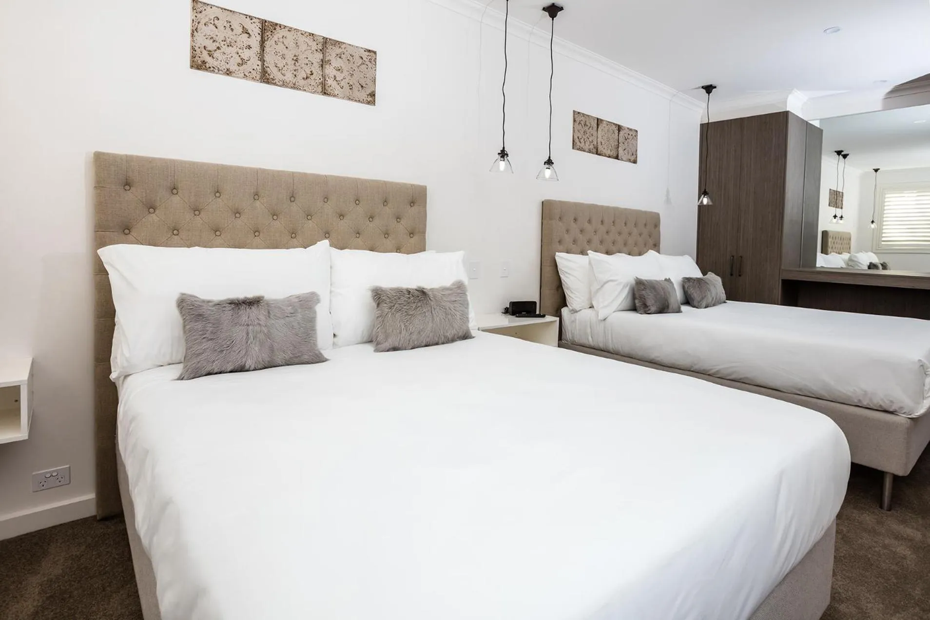 Bed in Newington Apartments