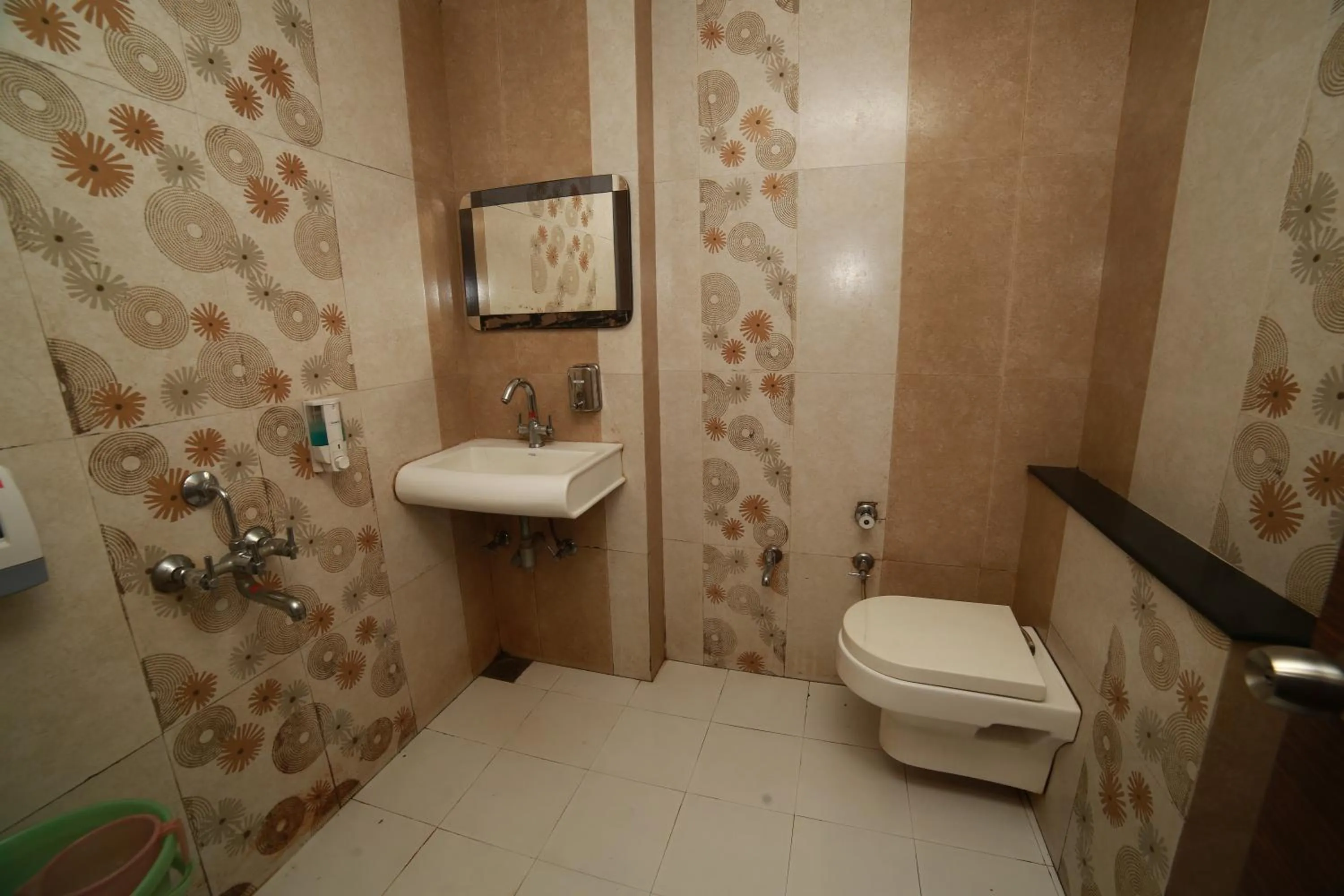 Shower in Hotel Vishram