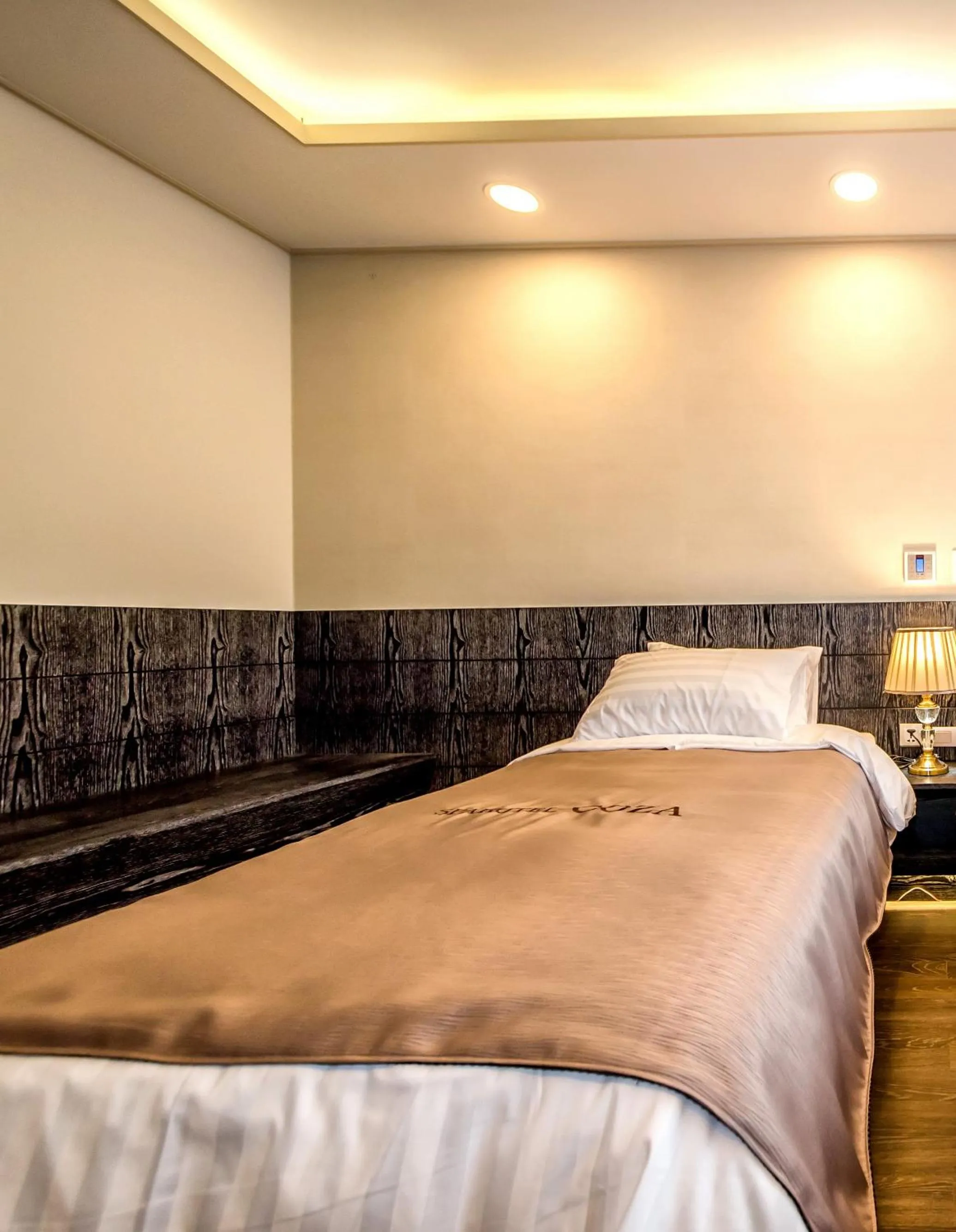 Bed in Seawater Spa Hotel Coza