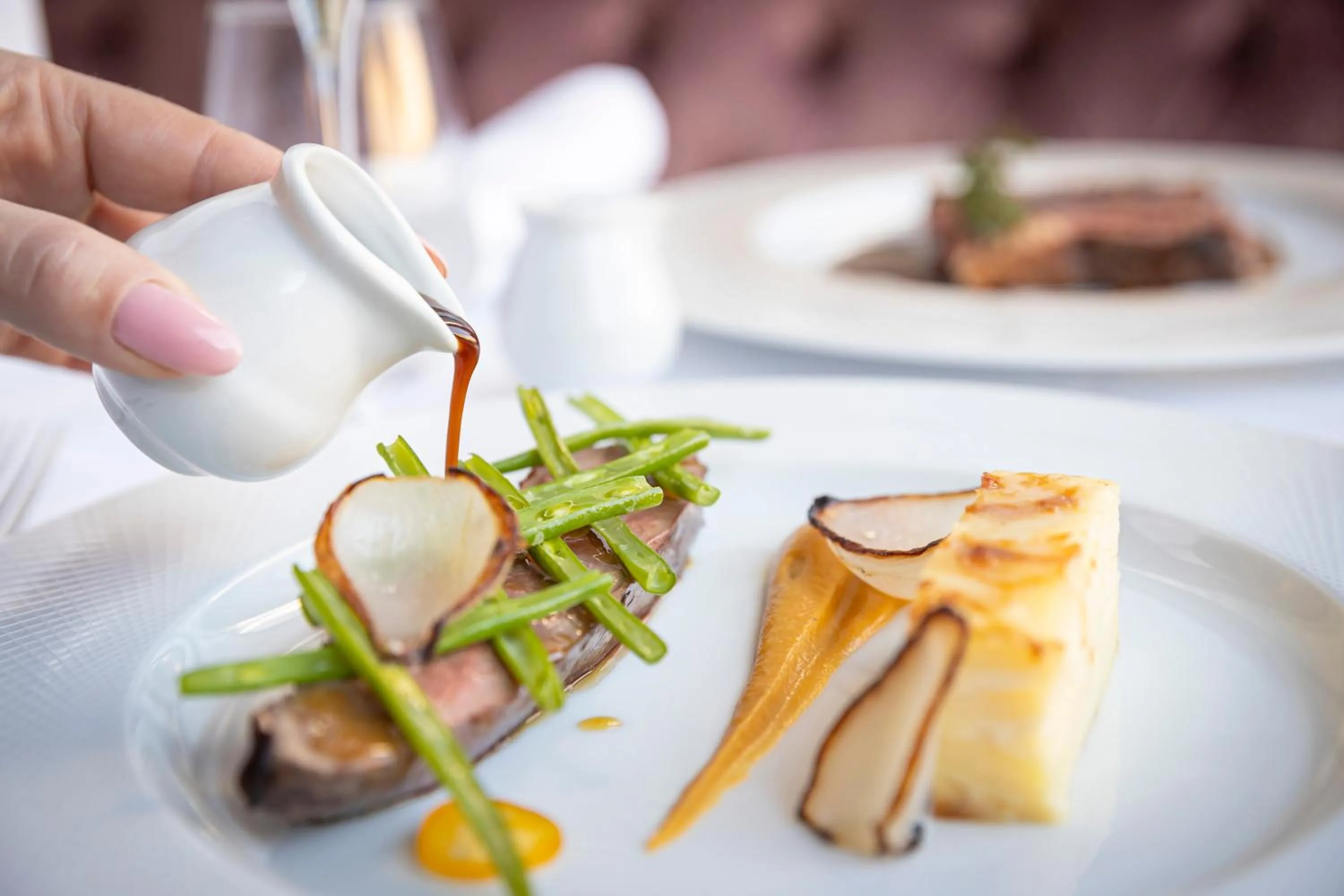 Food and drinks in Glenroyal Hotel