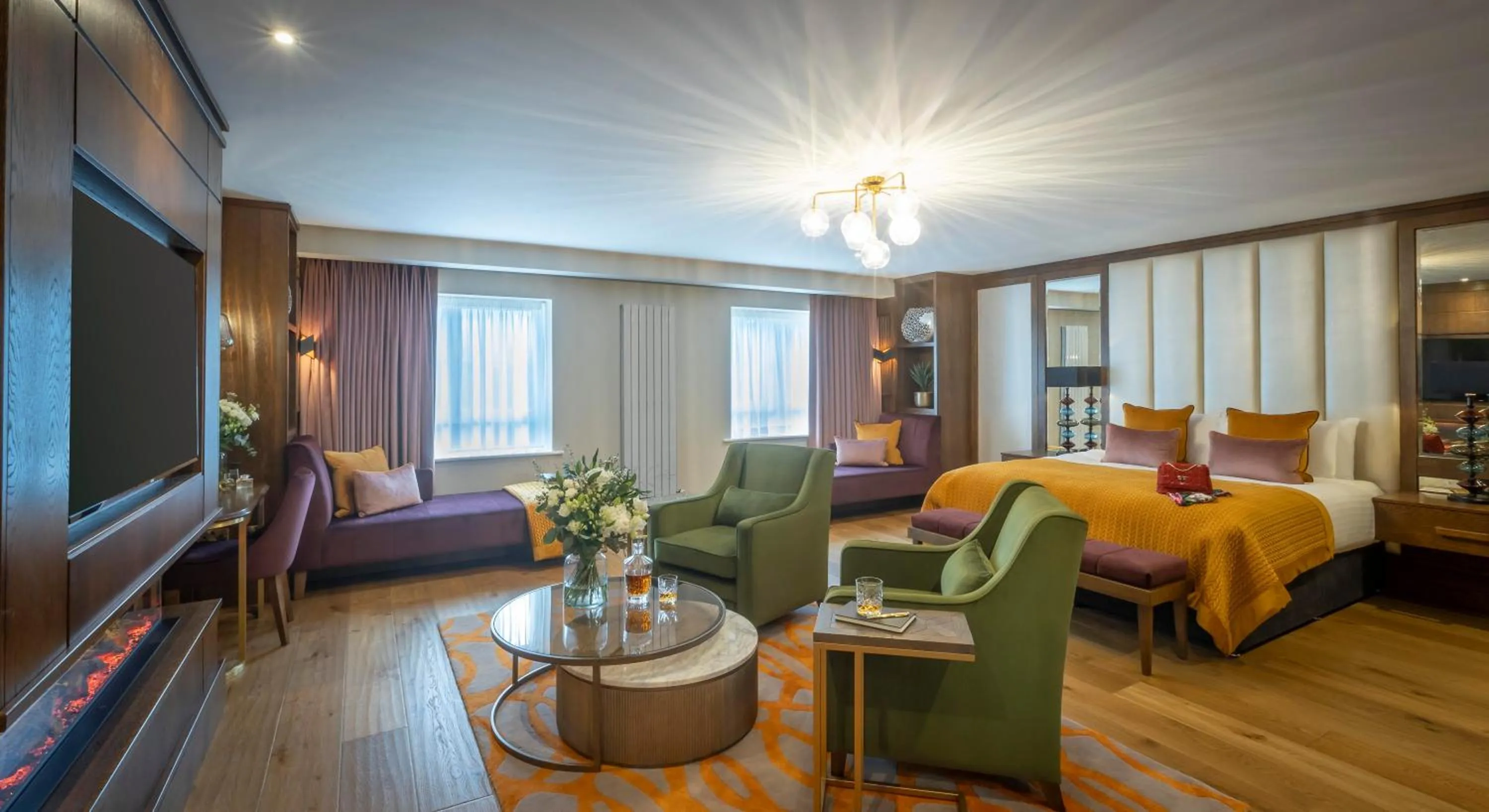 Photo of the whole room, Bed in Glenroyal Hotel