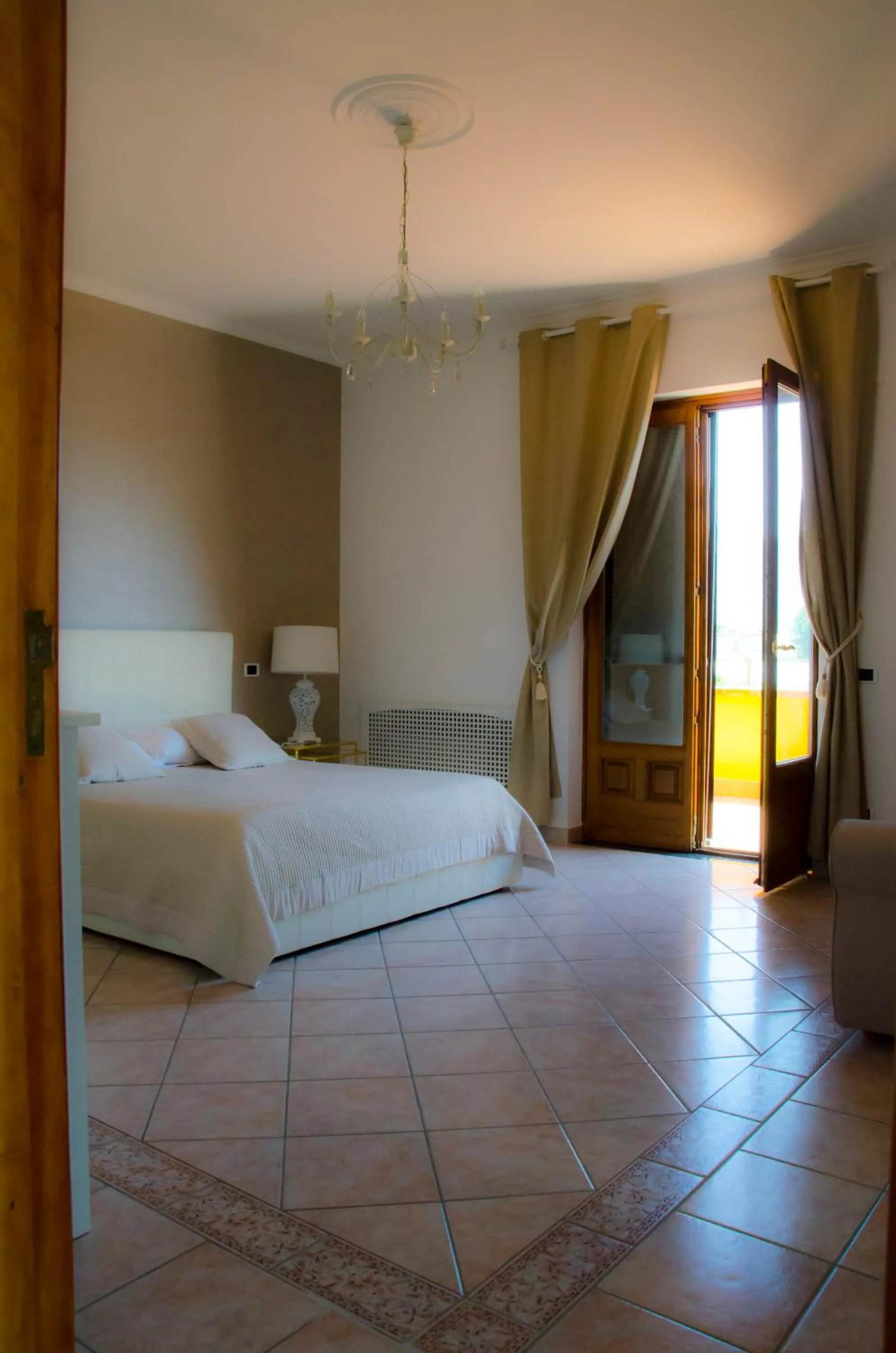 Day, Bed in Villa Charme