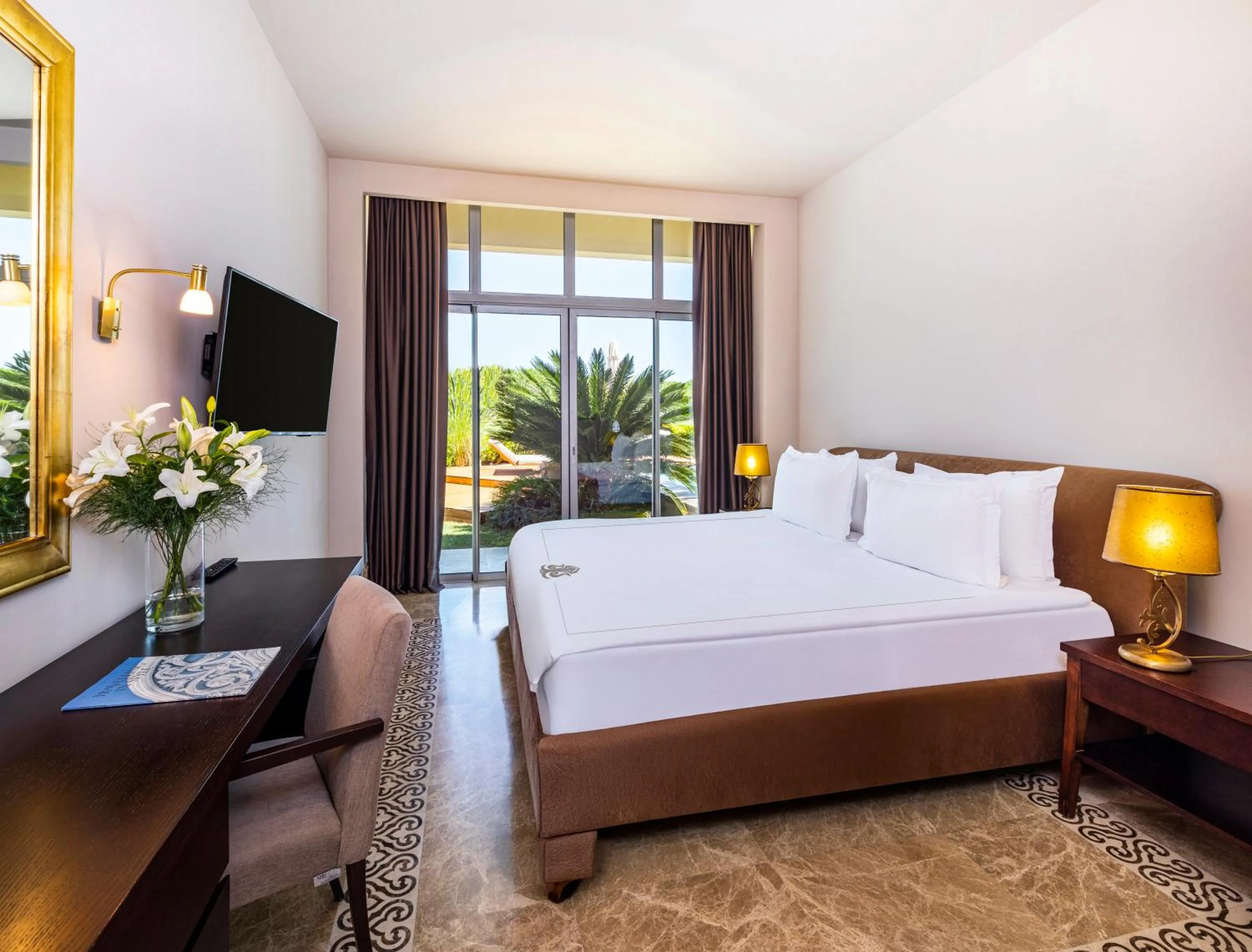 Bedroom, Bed in Kempinski Hotel The Dome Belek