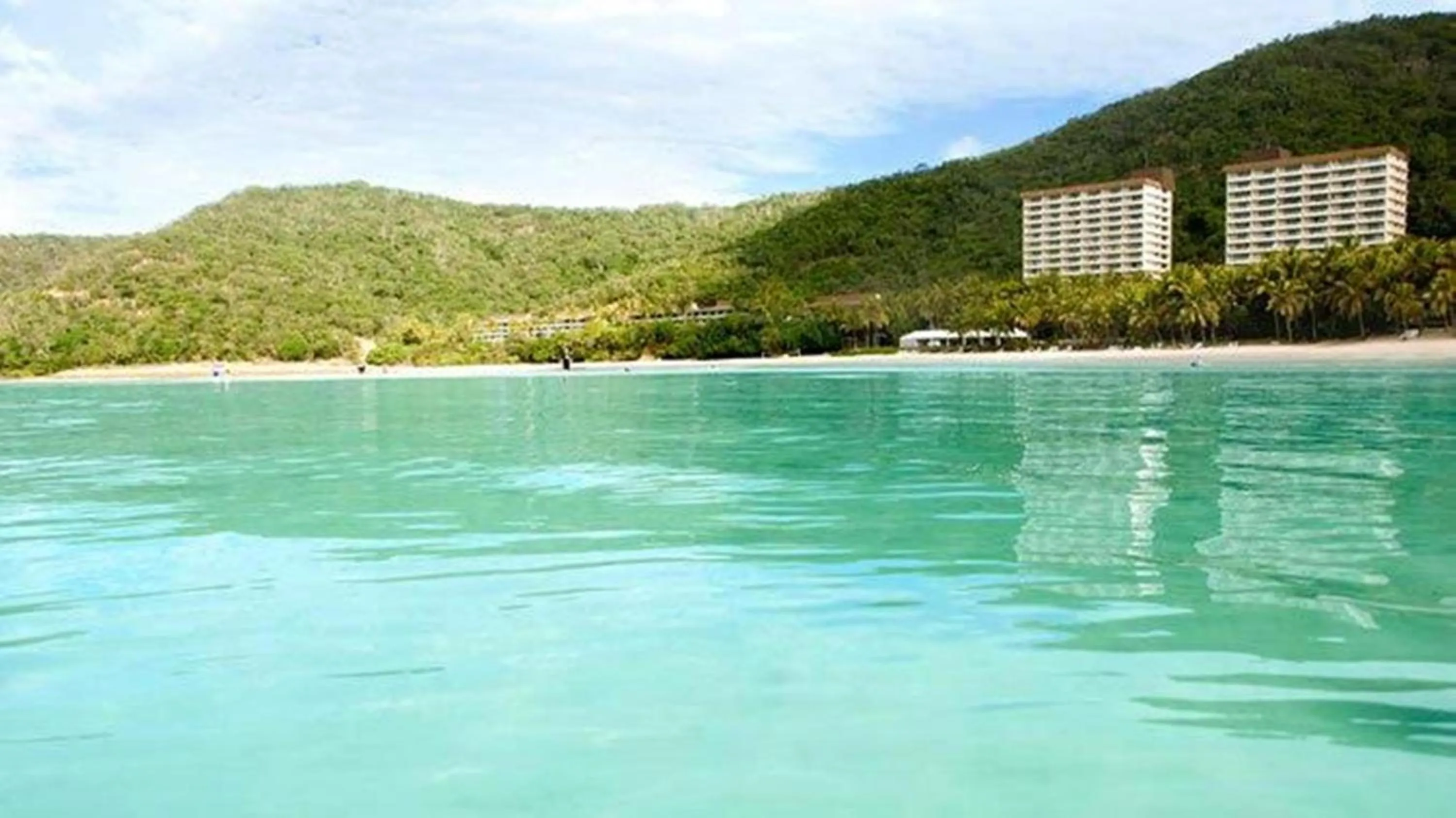 Area and facilities in Whitsunday Apartments