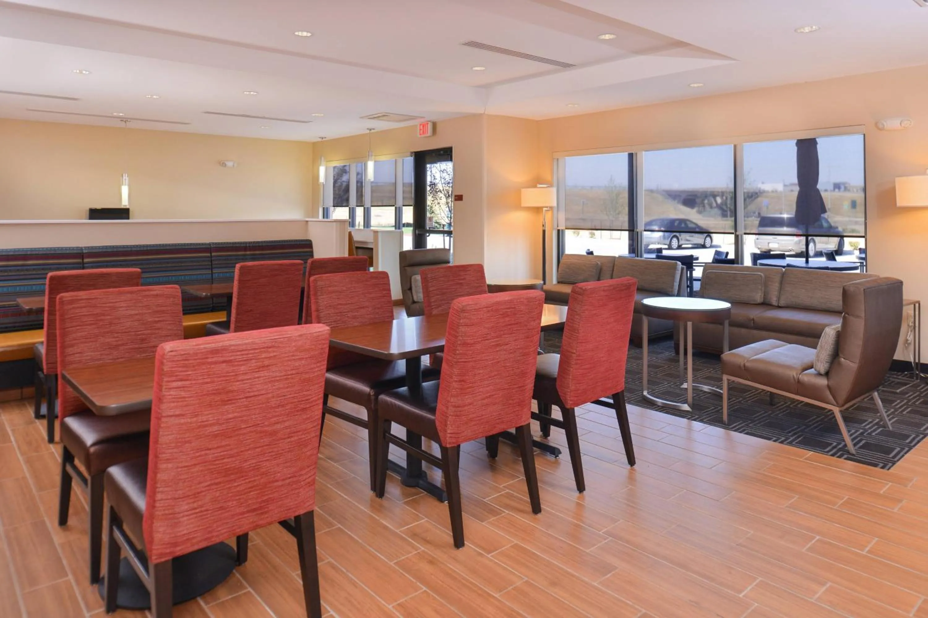 Breakfast in TownePlace Suites by Marriott Gillette